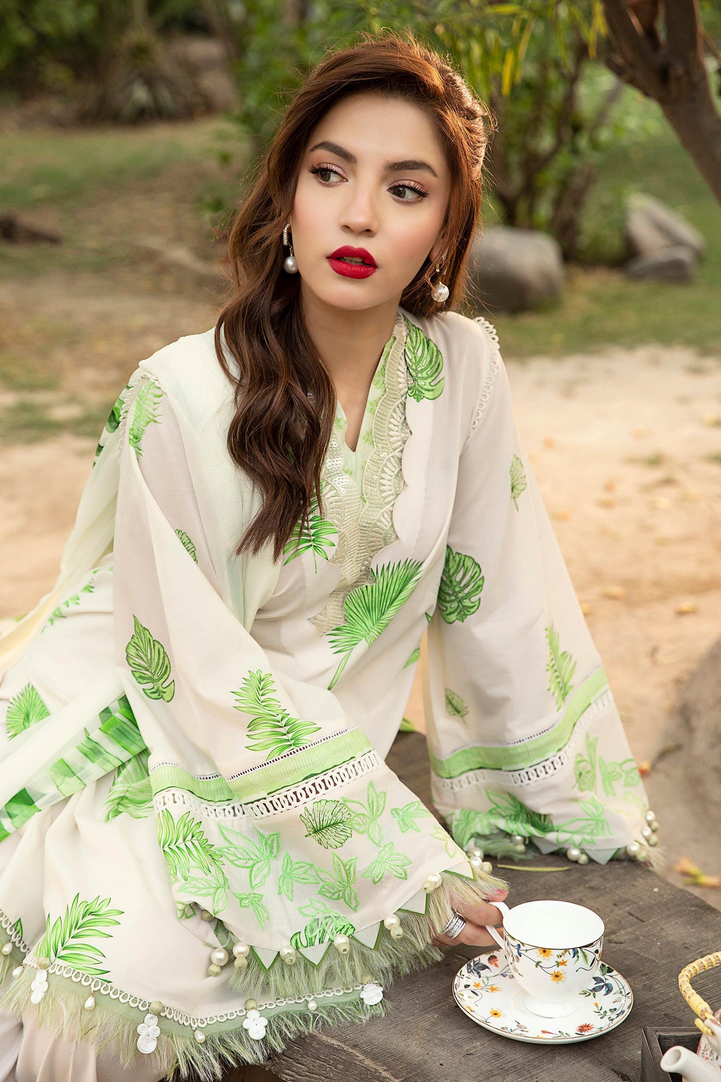 Maria B | Eid Basic Lawn | MB-CUS25-906B M White Lawn