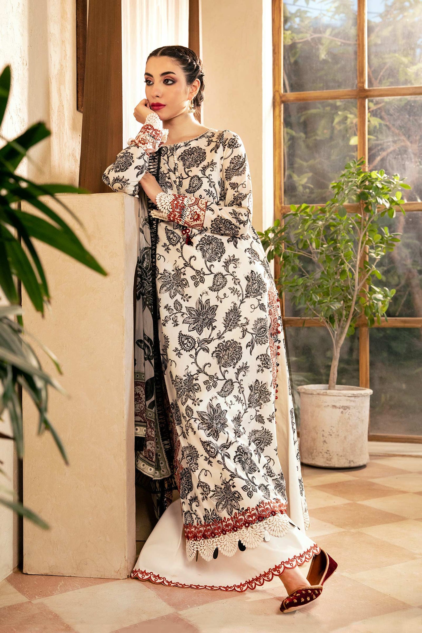 Maria B | Eid Basic Lawn | MB-CUS25-909A S Off White Lawn