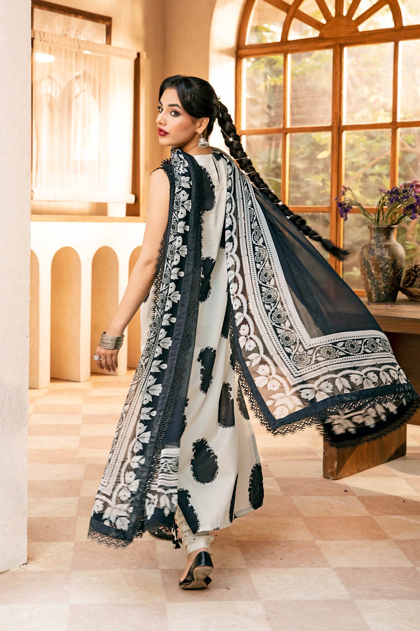 Maria B | Eid Basic Lawn | MB-CUS25-911B S White Lawn