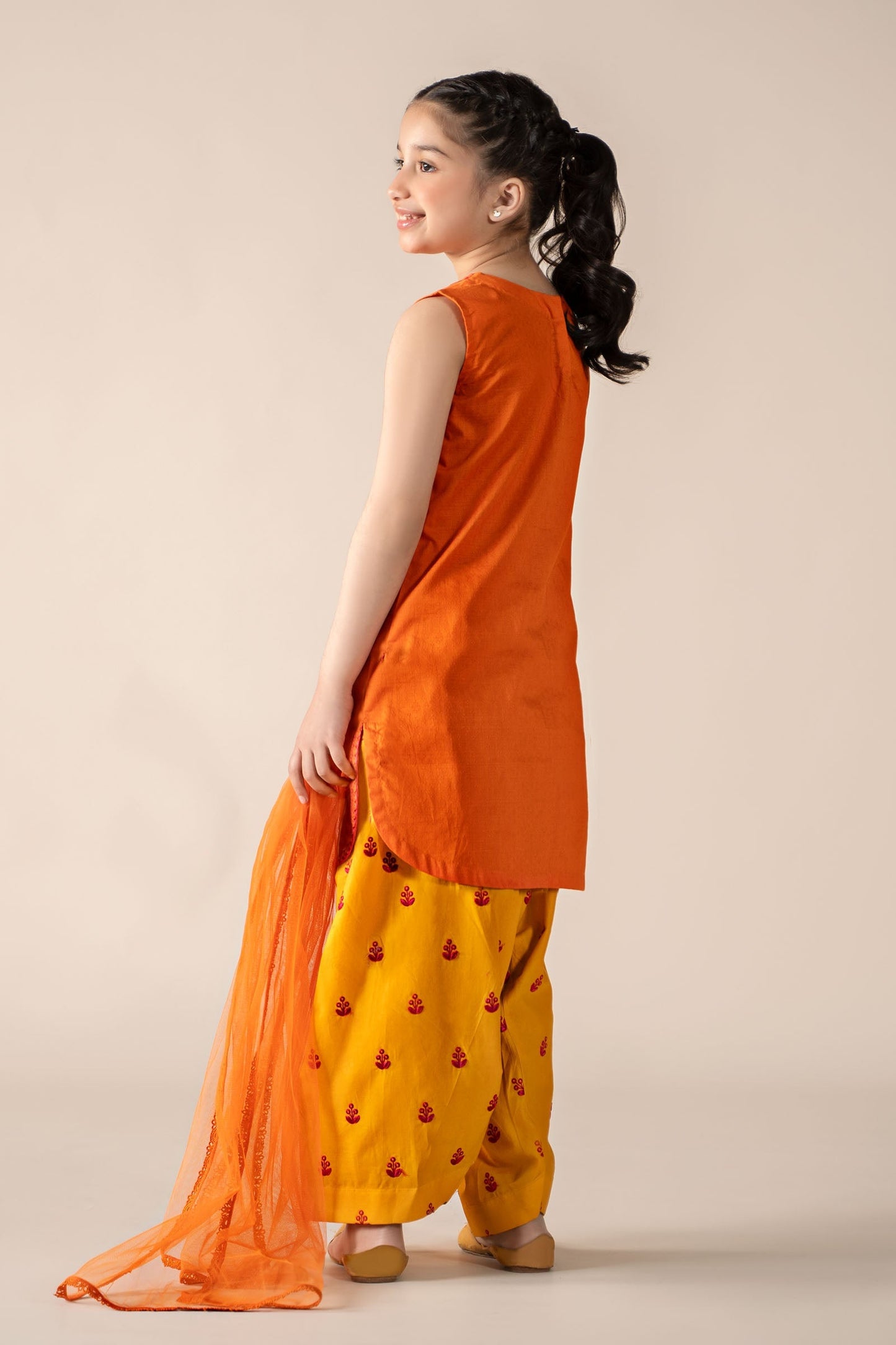 Maria B | 3 Piece Embroidered Dobby Lawn Suit | MKD-EF25-54