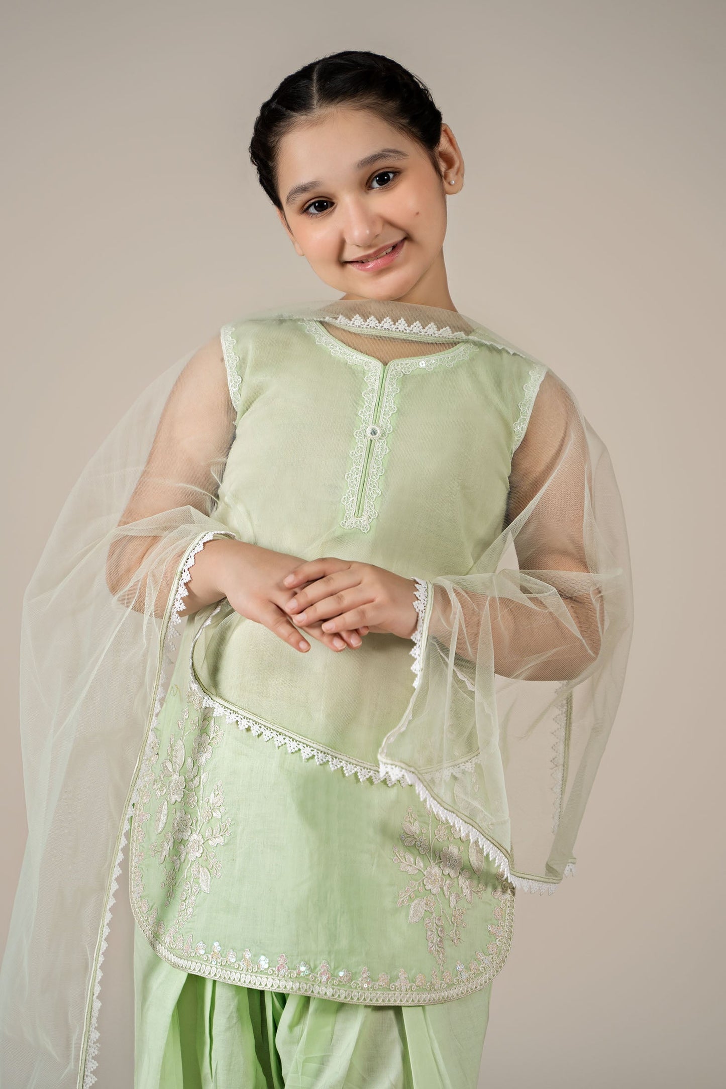 Maria B | 3 Piece Embroidered Lawn Suit | MKD-EF25-60 6-Apr Green