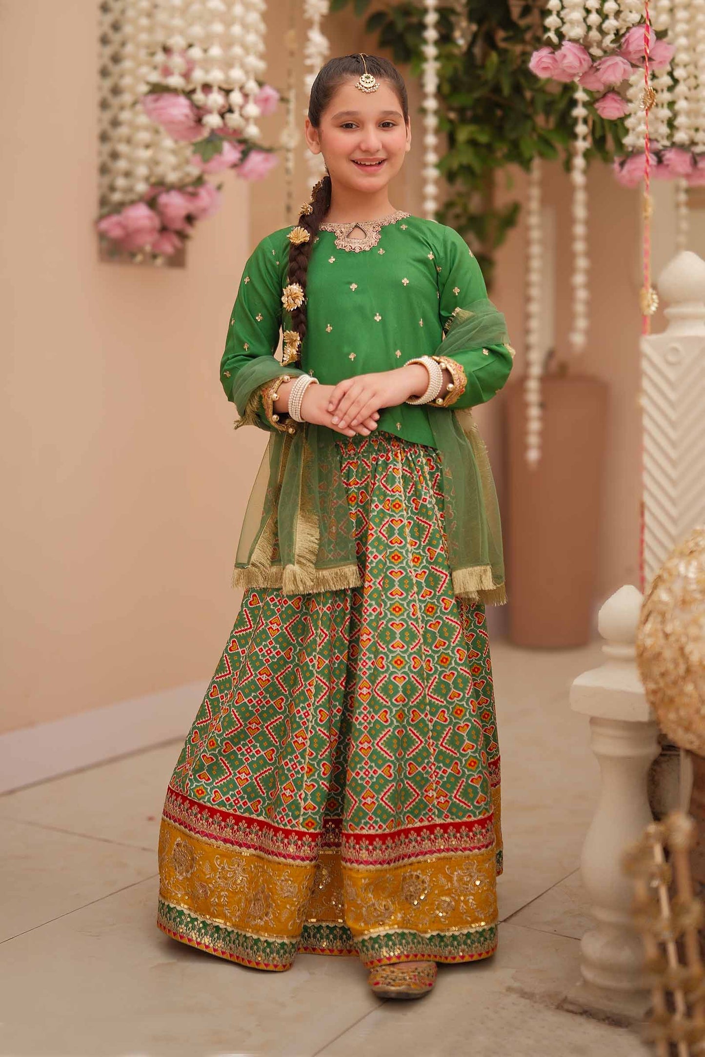 Maria B | 3 Piece Embroidered Linen Suit | MKD-W24-04 4-Feb Green