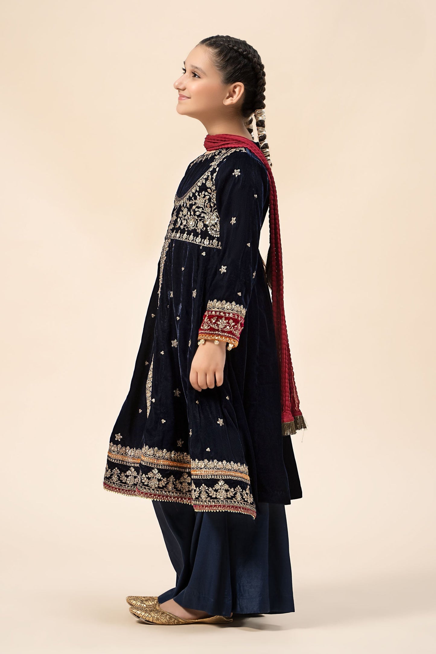 Maria B | 3 Piece Embroidered Velvet Suit | MKS-W24-17 10-Aug Blue
