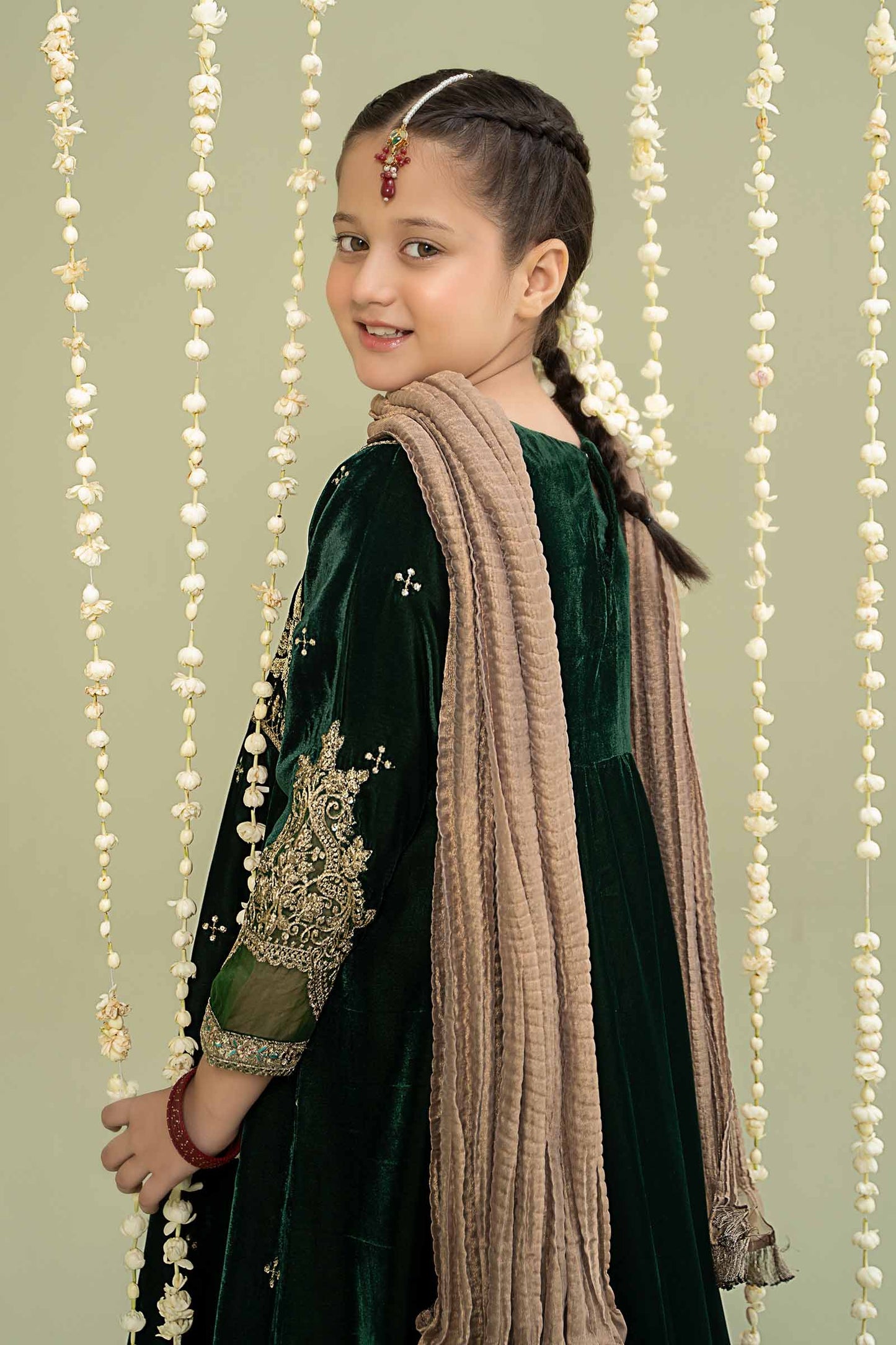 Maria B | 3 Piece Embroidered Velvet Suit | MKS-W24-40 8-Jun Green