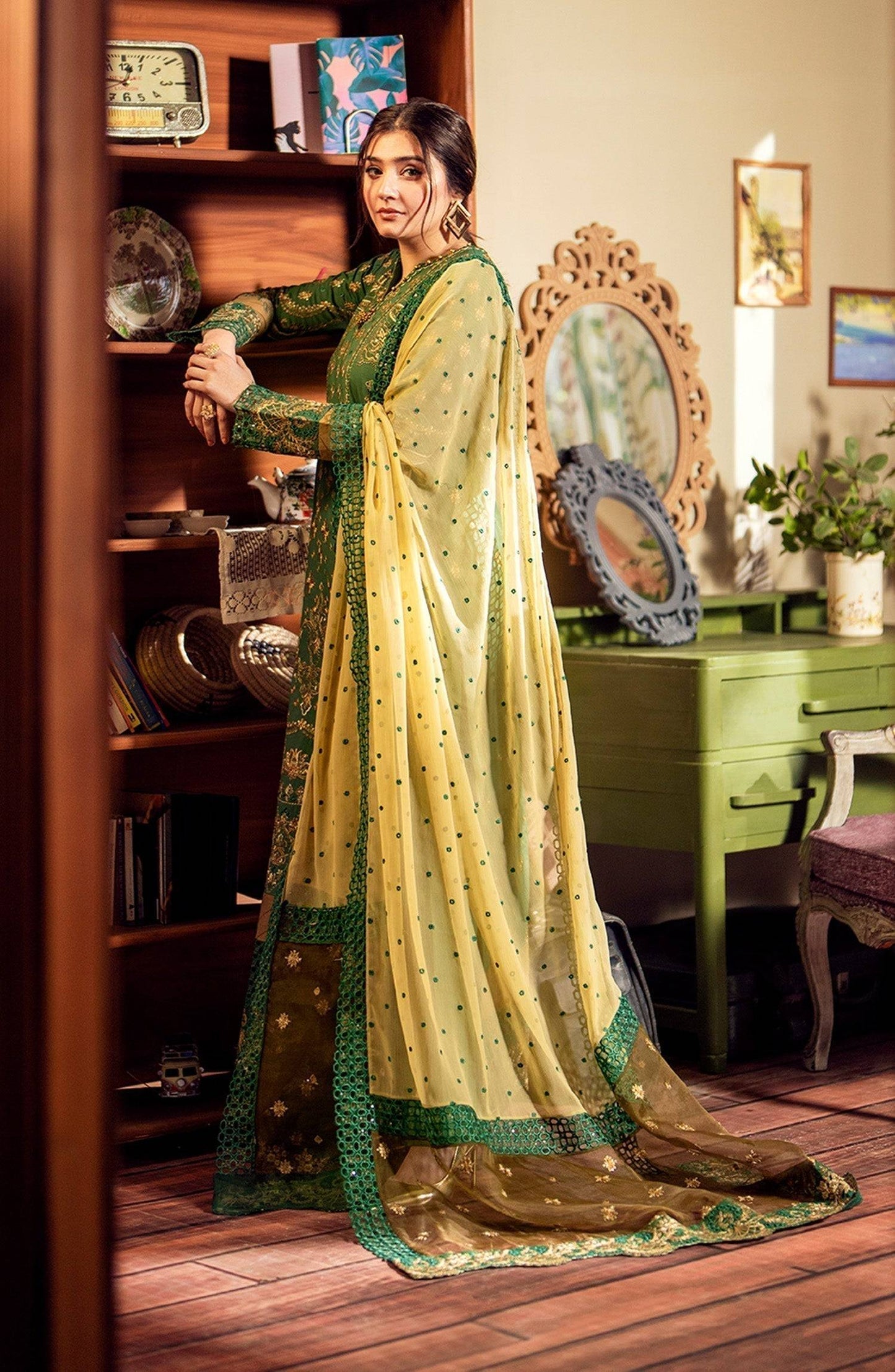 Maryum N Maria | Luxury Lawn 24 | Dure - Pakistani Designer Dress - by Maryum N Maria | Type: Luxury - 100% Original at Saira Sultan