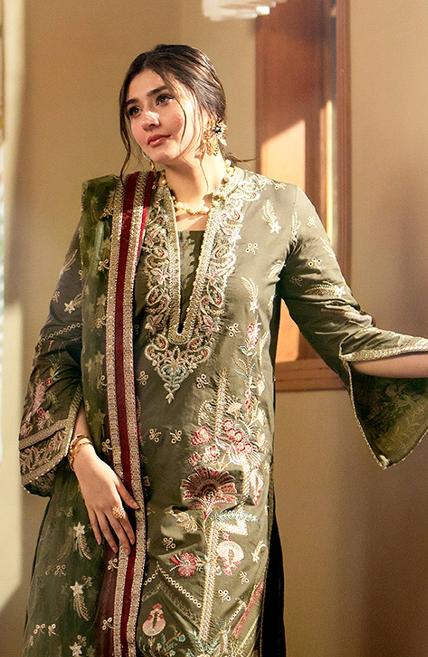 Maryum N Maria | Luxury Lawn 24 | Amira - Pakistani Designer Dress - by Maryum N Maria | Type: Luxury - 100% Original at Saira Sultan