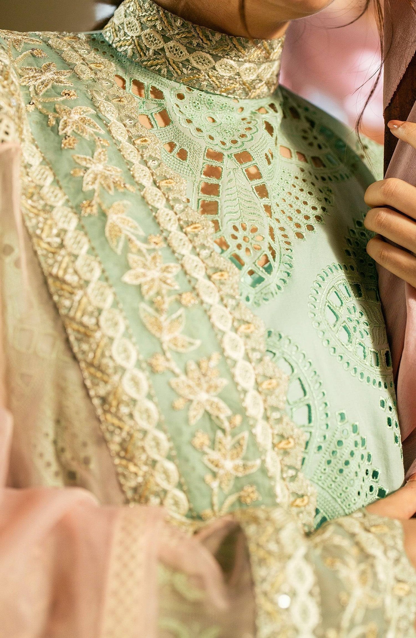 Maryum N Maria | Luxury Lawn 24 | Rawiya - Pakistani Designer Dress - by Maryum N Maria | Type: Luxury - 100% Original at Saira Sultan
