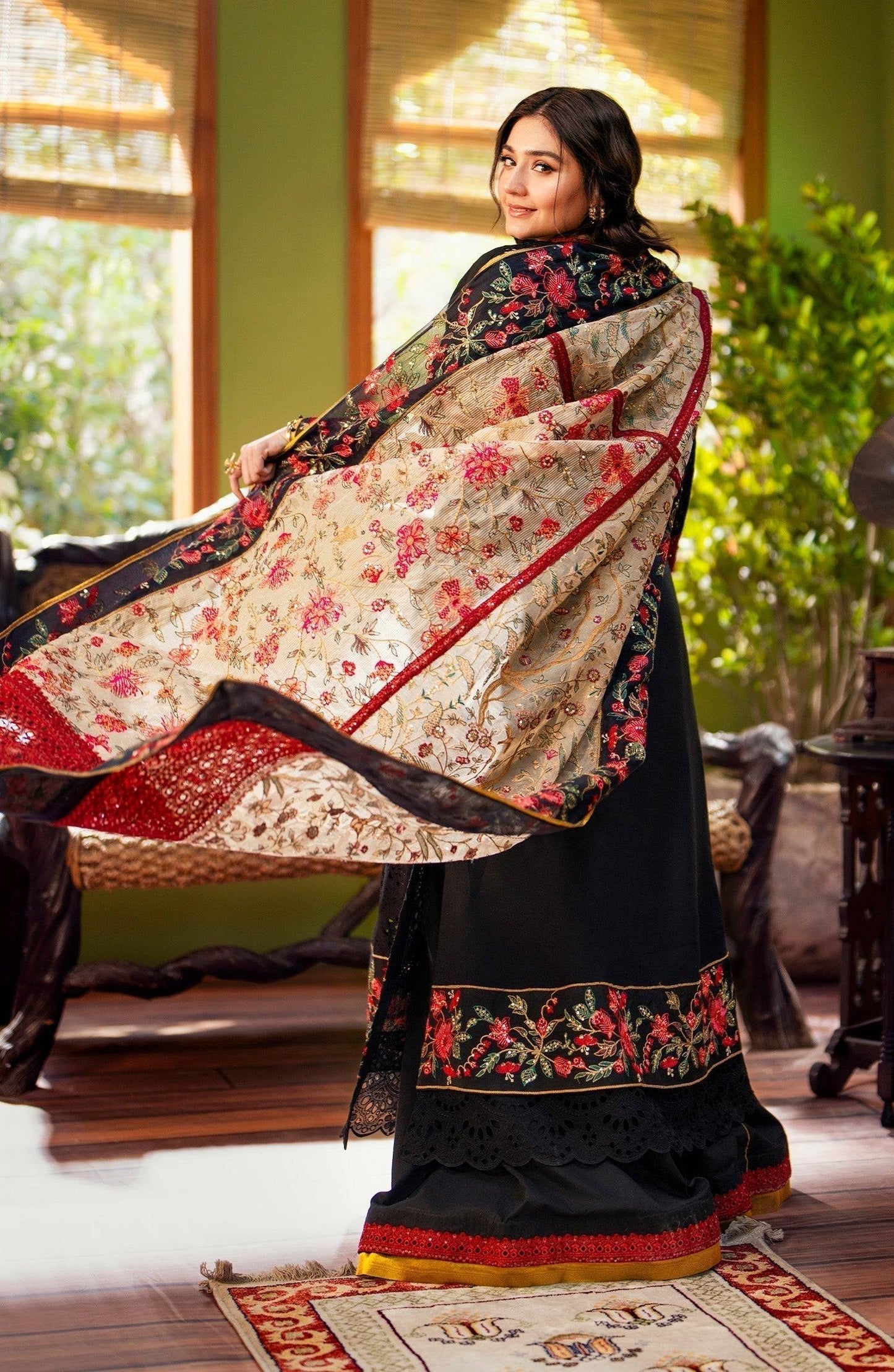 Maryum N Maria | Luxury Lawn 24 | Zayna - Pakistani Designer Dress - by Maryum N Maria | Type: Luxury - 100% Original at Saira Sultan