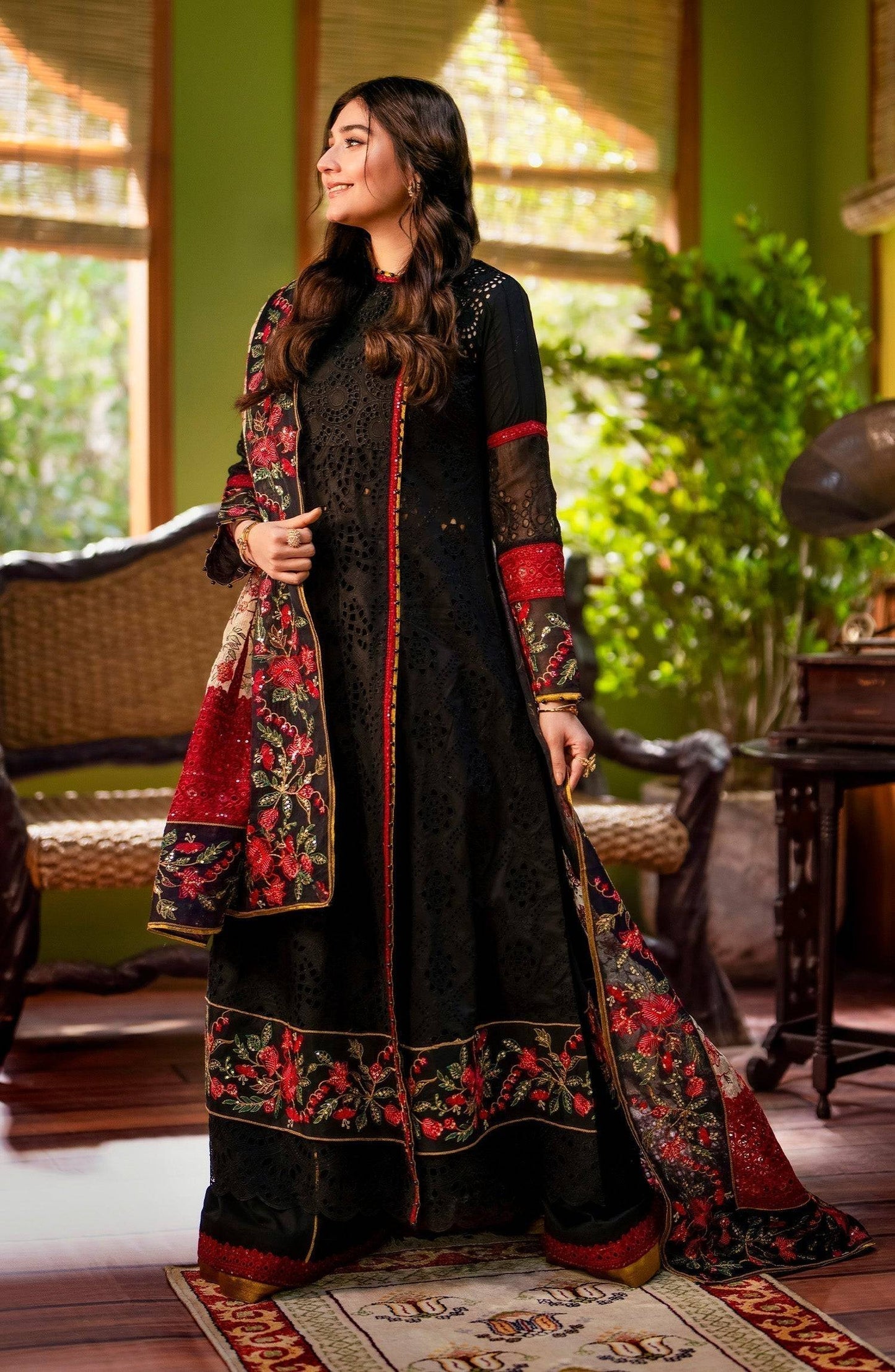 Maryum N Maria | Luxury Lawn 24 | Zayna - Pakistani Designer Dress - by Maryum N Maria | Type: Luxury - 100% Original at Saira Sultan