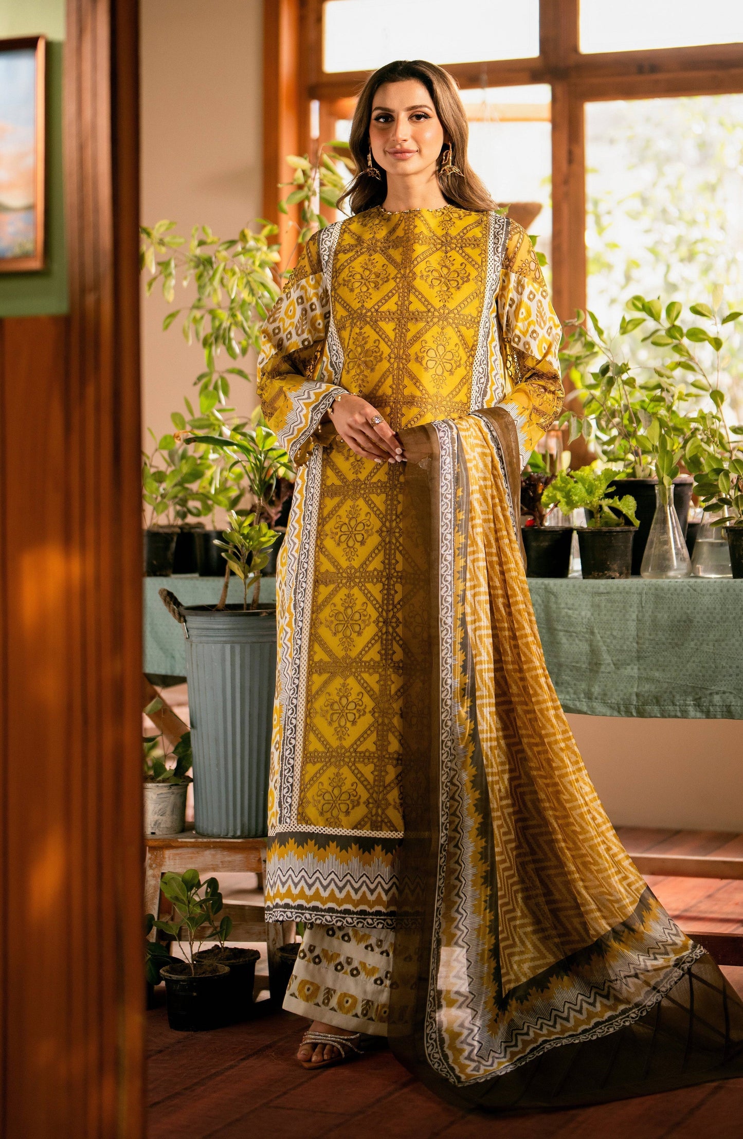 Maryum N Maria | Luxury Lawn 24 | Layla - Pakistani Designer Dress - by Maryum N Maria | Type: Luxury - 100% Original at Saira Sultan
