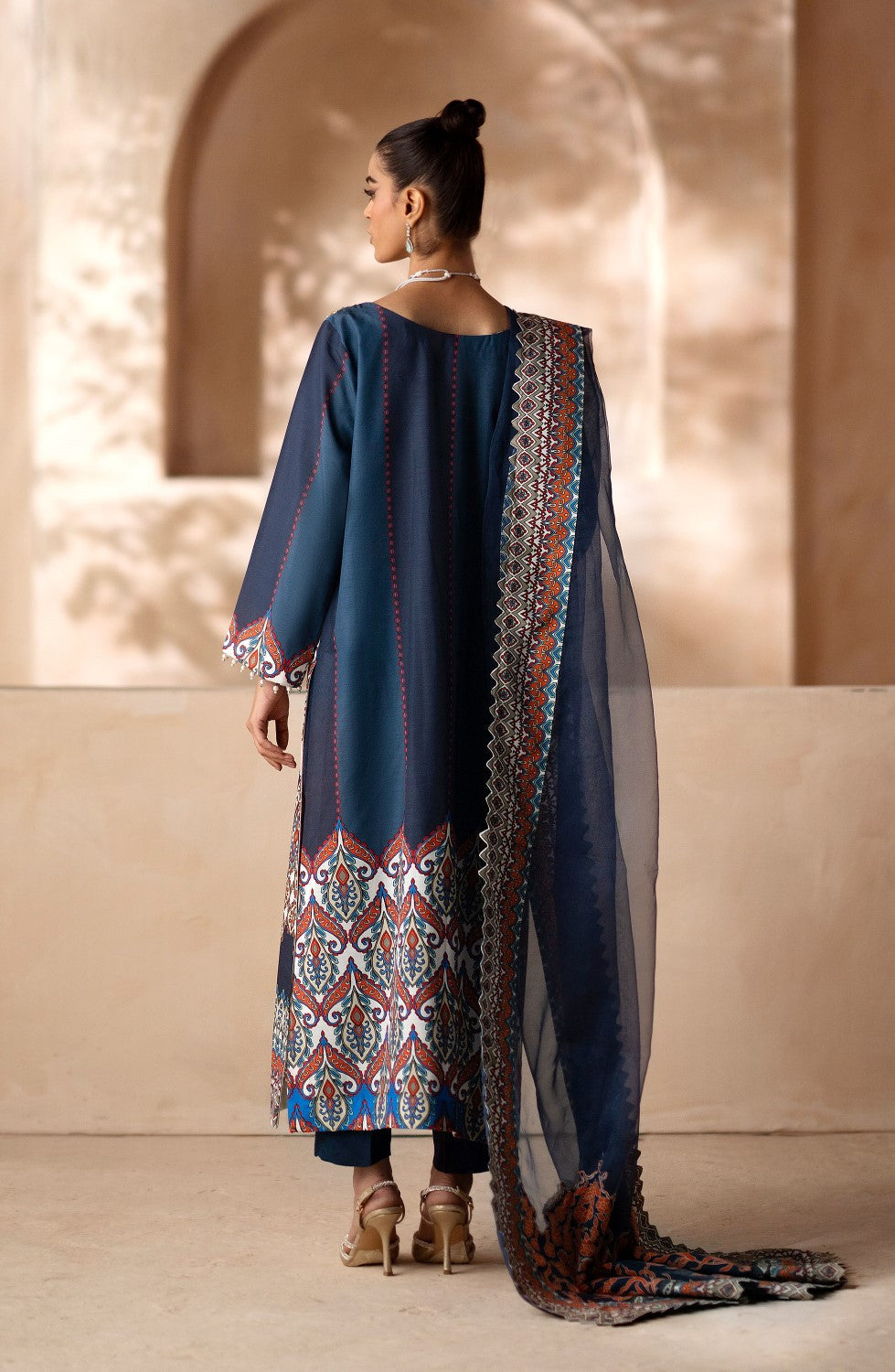 Maryum N Maria | Zeil Winter | CHARVI - MS40098 - Pakistani Designer Dress - by Maryam N Maria | Type: Ladies Clothes - 100% Original at Saira Sultan