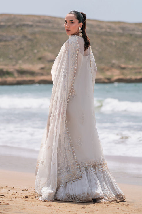 Emaan Adeel | Kamari Reveuse Wedding Formals | NOVA - Pakistani Designer Dress - by Emaan Adeel | Type: Ladies Clothes - 100% Original at Saira Sultan