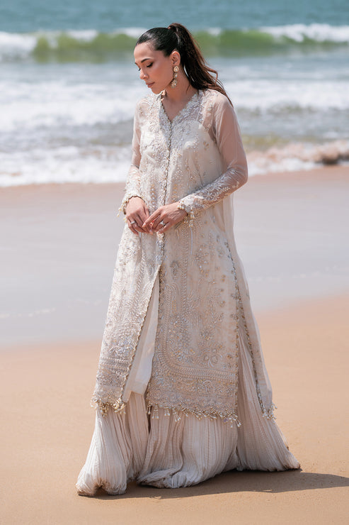 Emaan Adeel | Kamari Reveuse Wedding Formals | NOVA - Pakistani Designer Dress - by Emaan Adeel | Type: Ladies Clothes - 100% Original at Saira Sultan