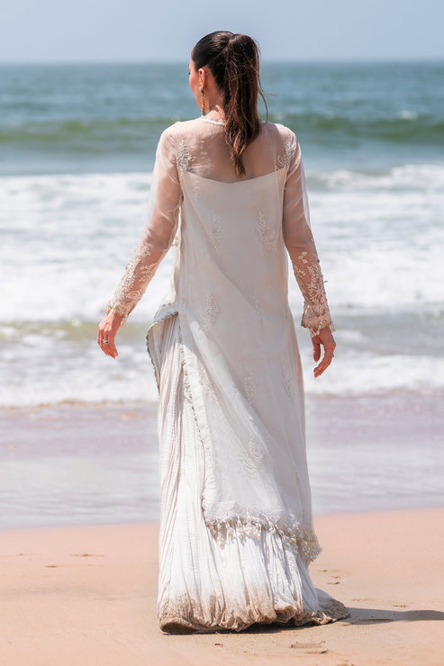Emaan Adeel | Kamari Reveuse Wedding Formals | NOVA - Pakistani Designer Dress - by Emaan Adeel | Type: Ladies Clothes - 100% Original at Saira Sultan