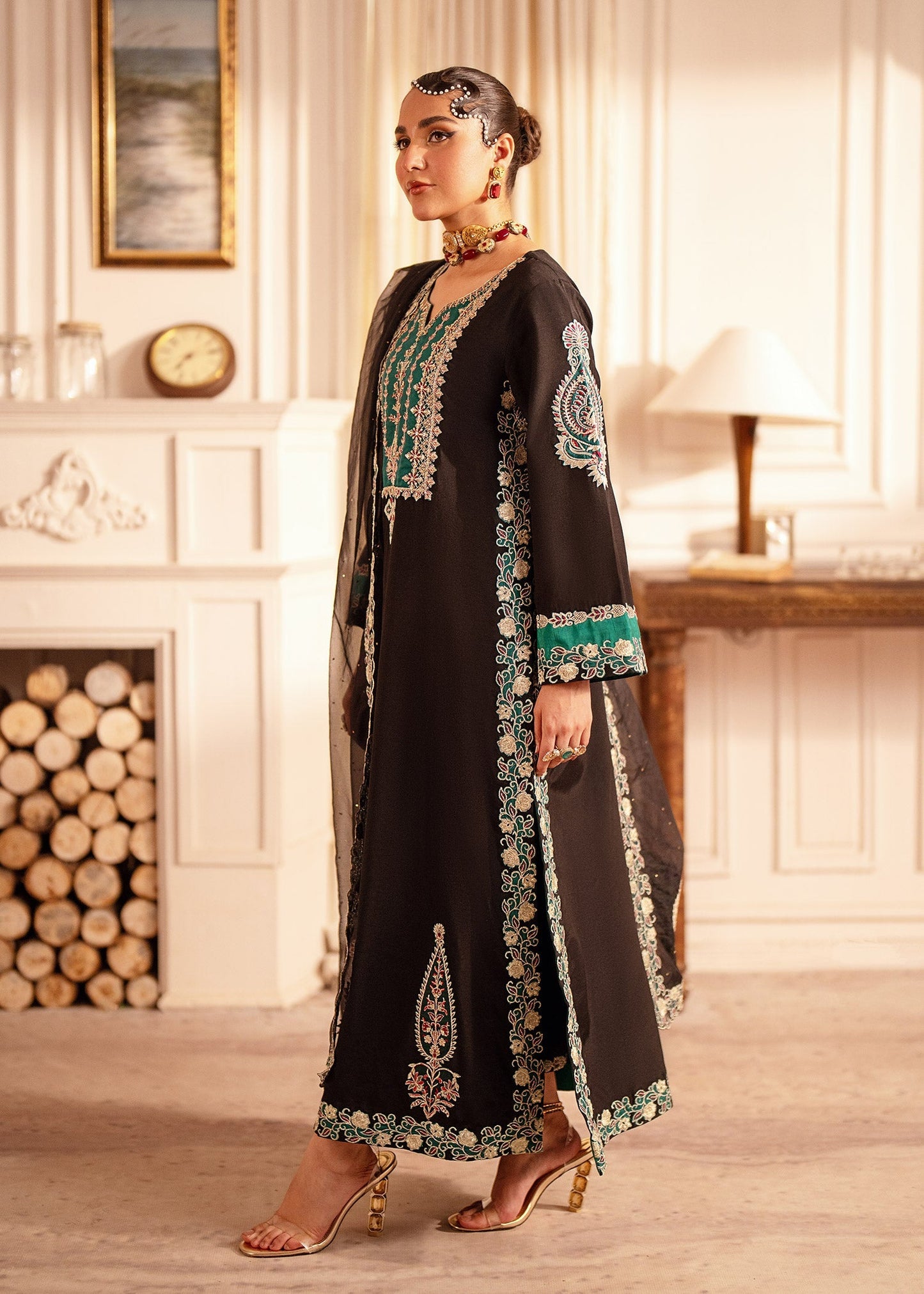 Nuriyaa | Seef Formals | Almas