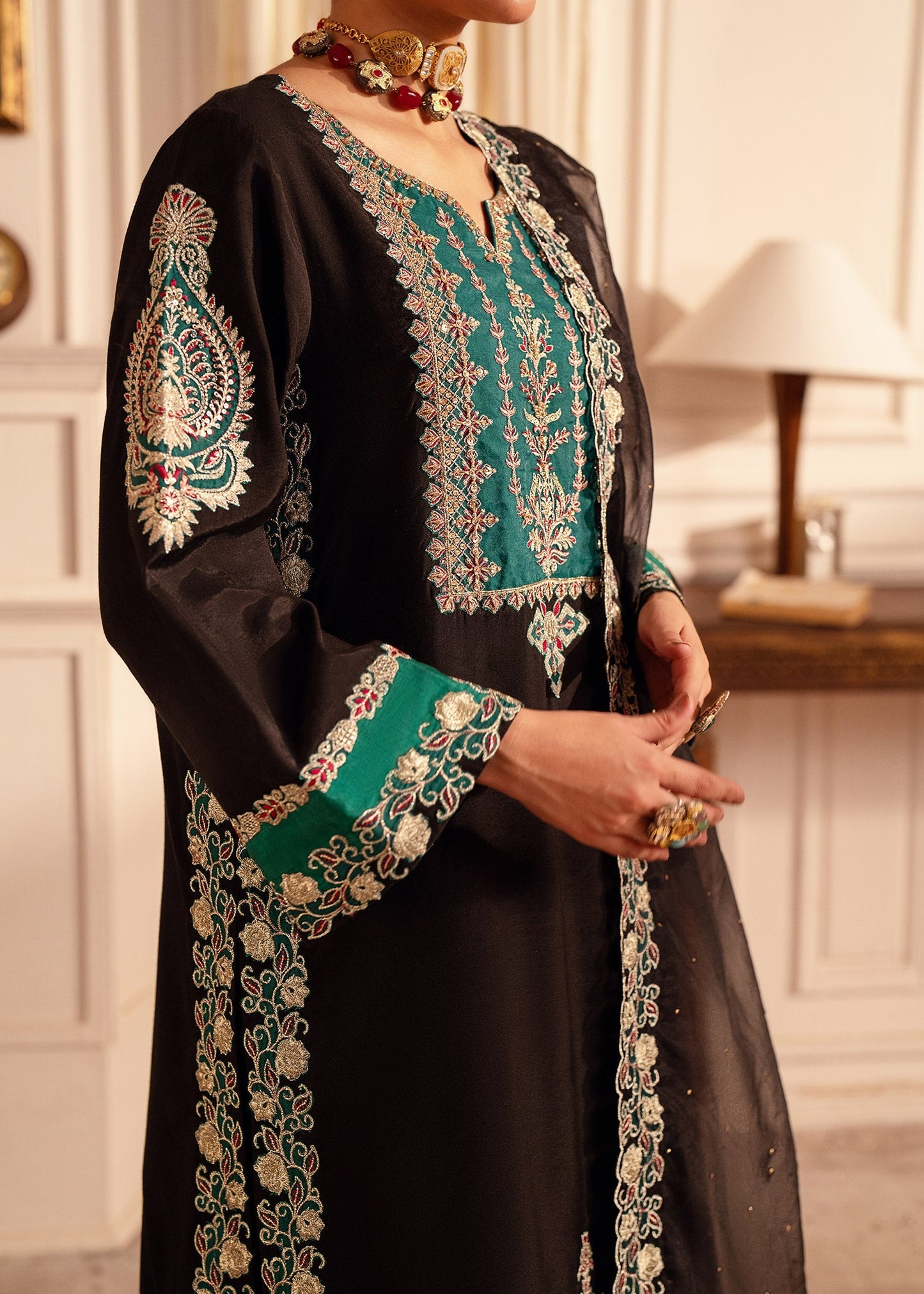 Nuriyaa | Seef Formals | Almas