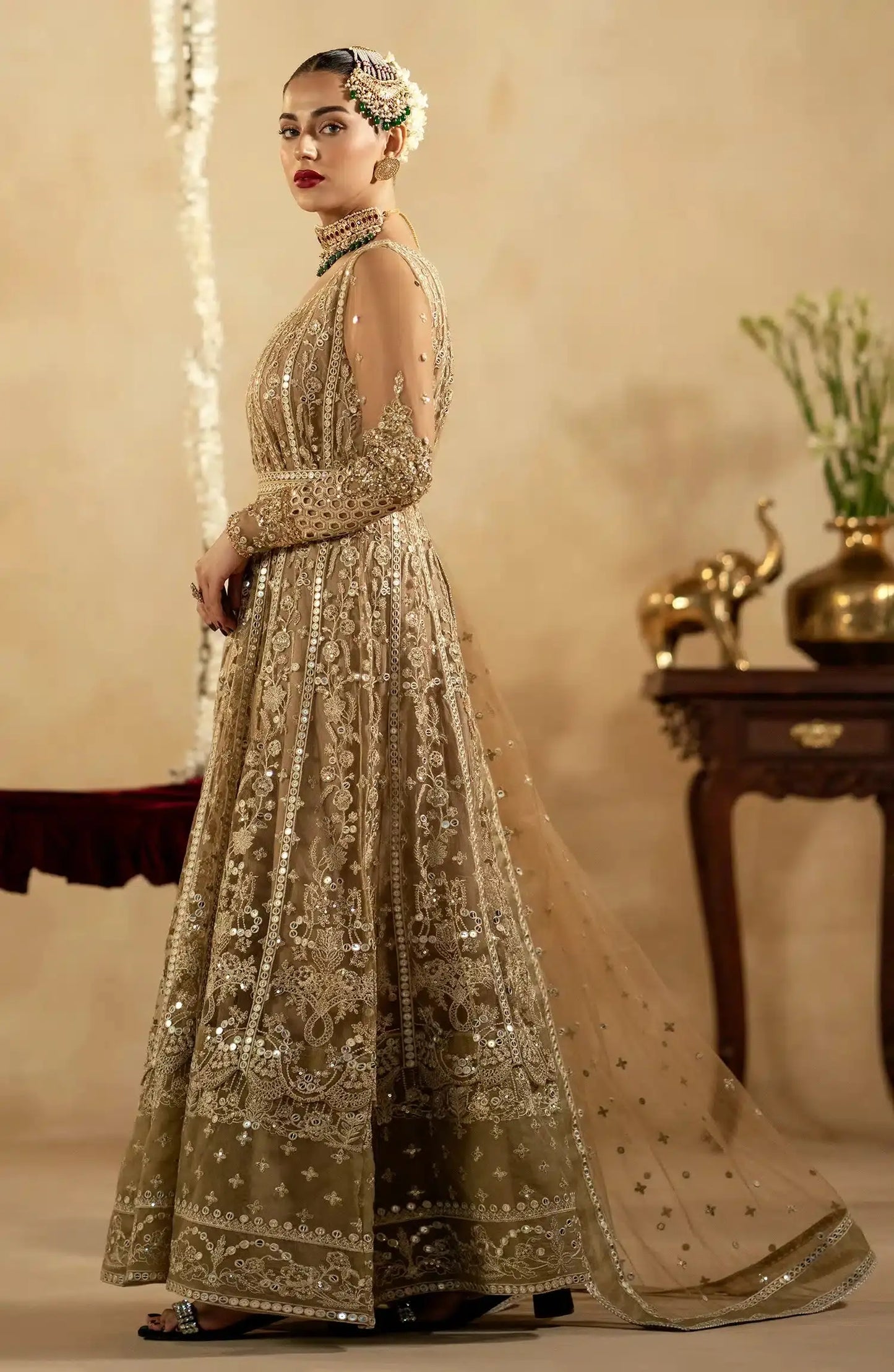 Maryum N Maria | Zamani Beghum Formals 23 | Crystal Quartz-(MW23-520) - Pakistani Designer Dress - by Maryum N Maria | Type: Formal - 100% Original at Saira Sultan