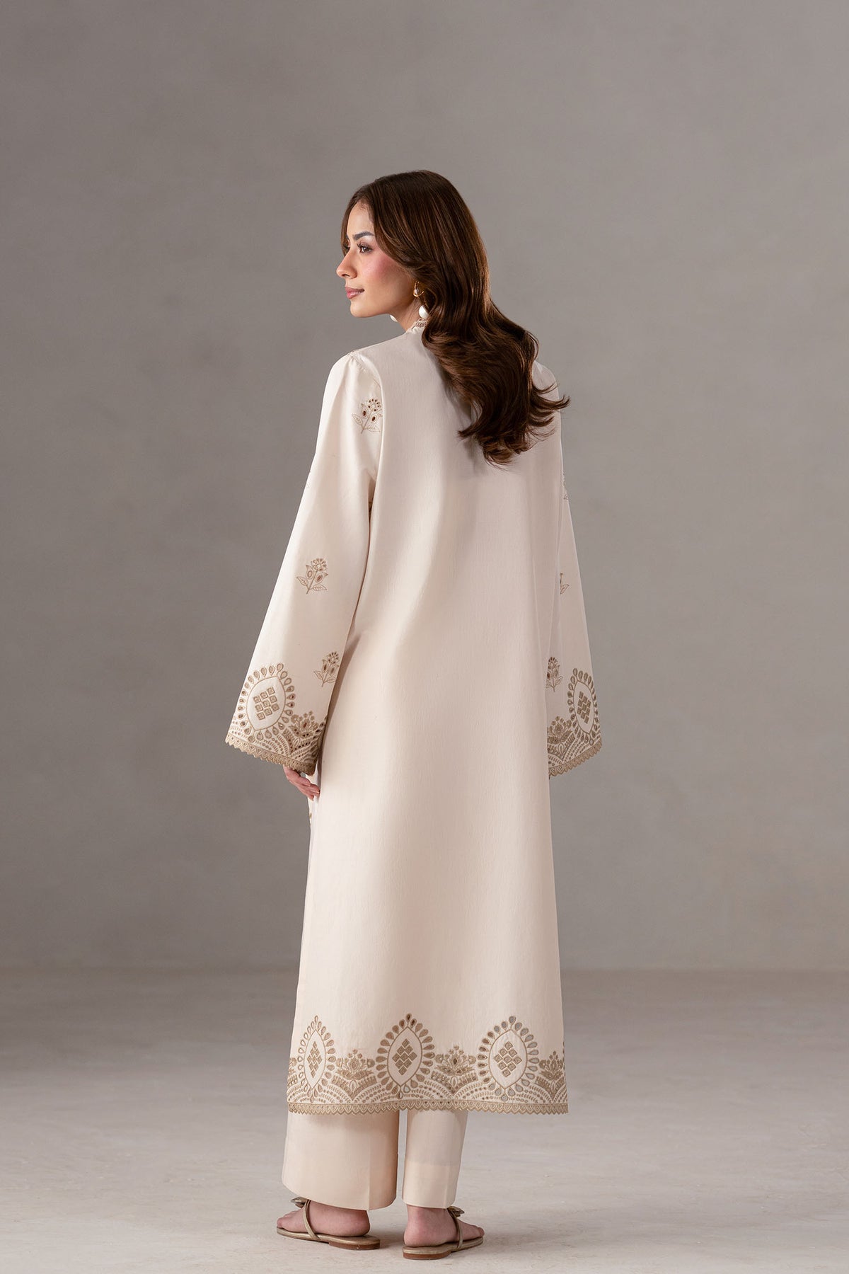 Akbar Aslam | Pret Lawn | Lunel S Off White Lawn