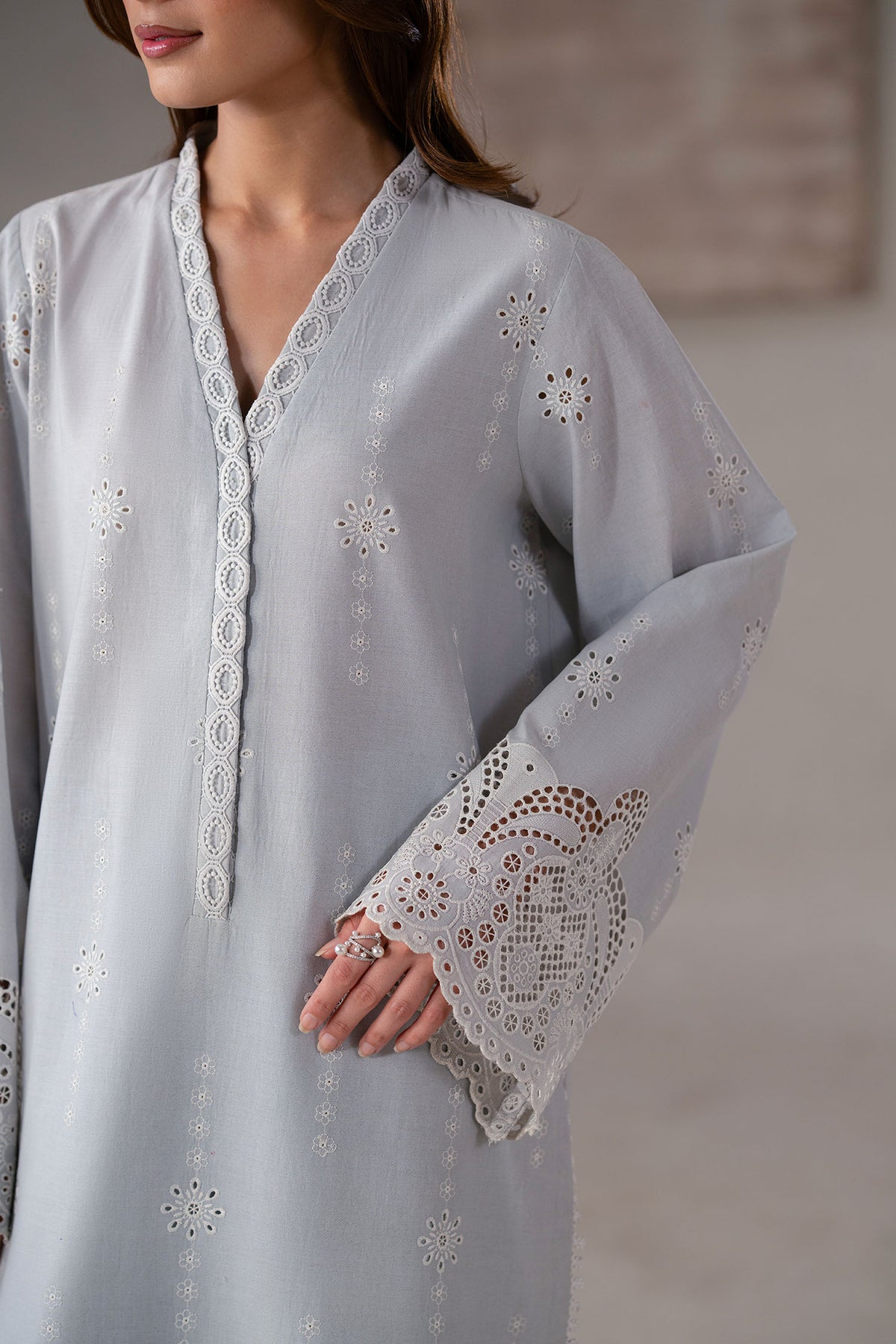 Akbar Aslam | Pret Lawn | Aithra L Gray Lawn