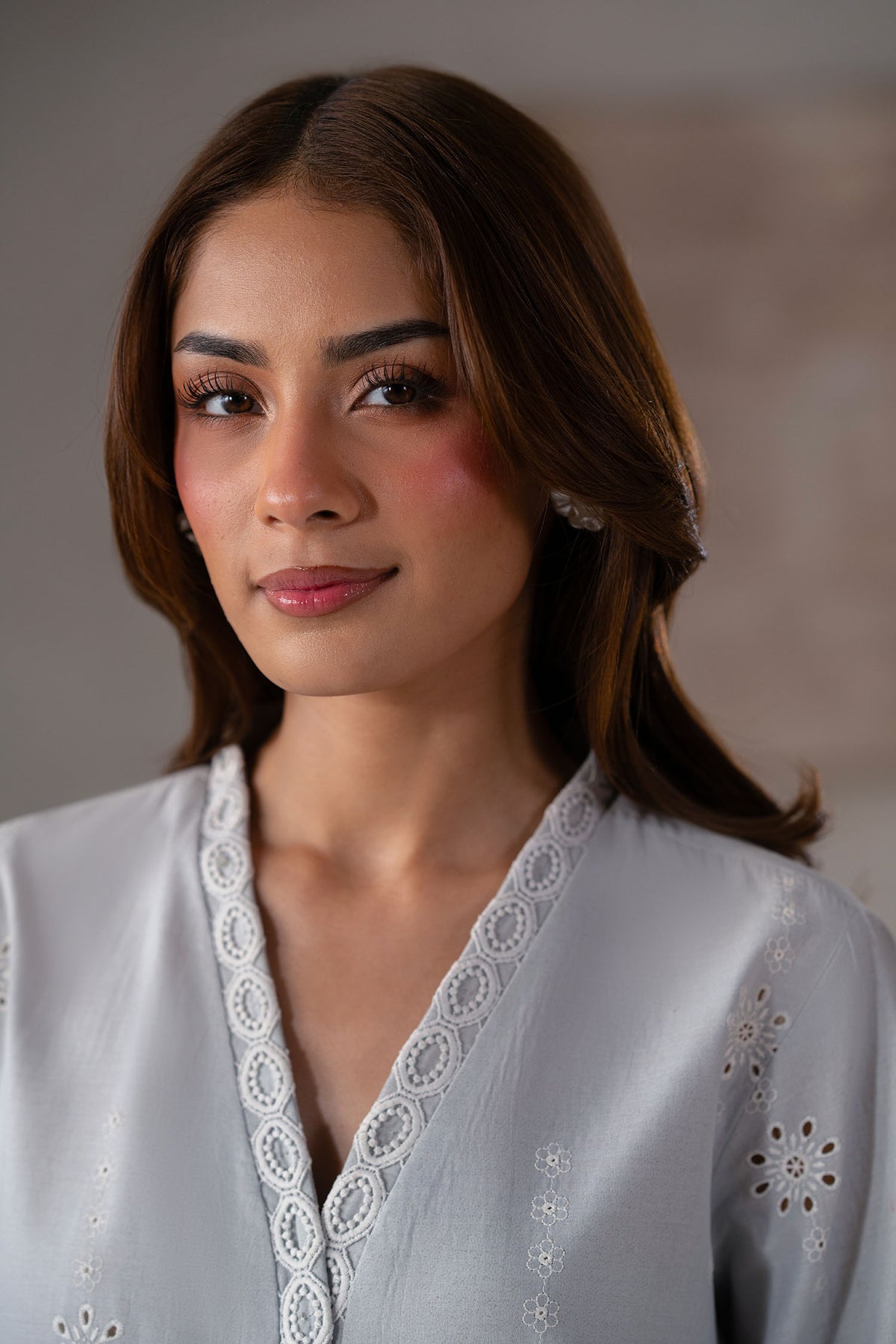 Akbar Aslam | Pret Lawn | Aithra M Gray Lawn