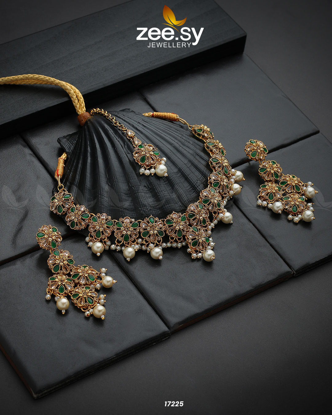 Magnolia Glimmer Necklace