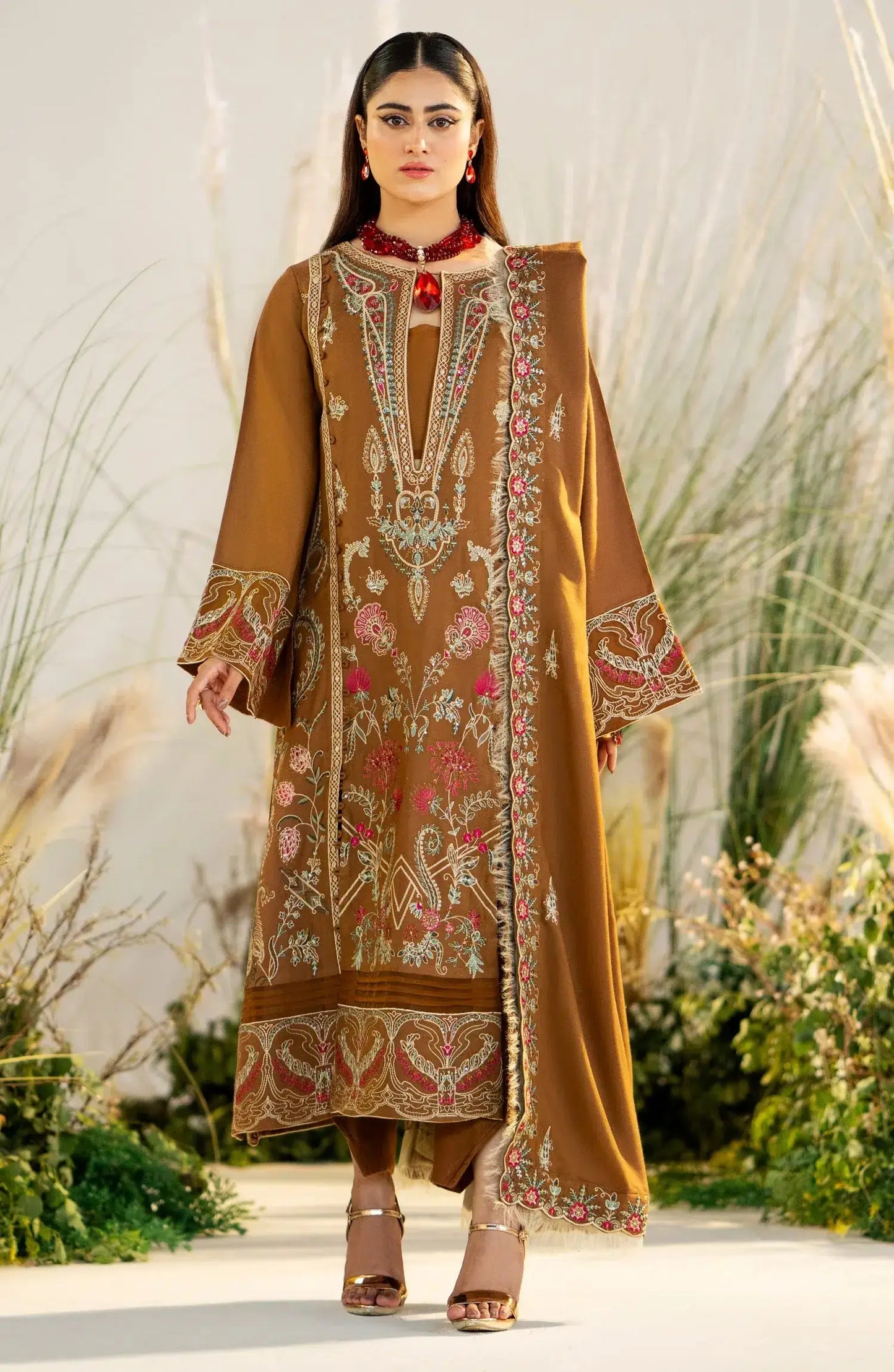 Maryum N Maria | Shehr Bano Winter 23 | HARLEEN MW23564 - Pakistani Designer Dress - by Maryum N Maria | Type: Luxury - 100% Original at Saira Sultan