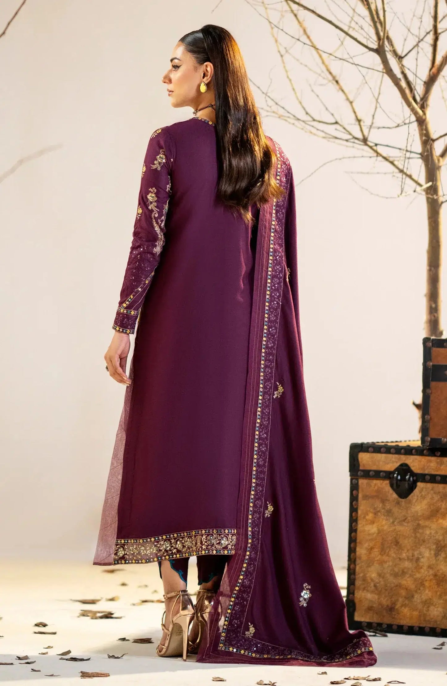 Maryum N Maria | Shehr Bano Winter 23 | JANEA MW23565 - Pakistani Designer Dress - by Maryum N Maria | Type: Luxury - 100% Original at Saira Sultan