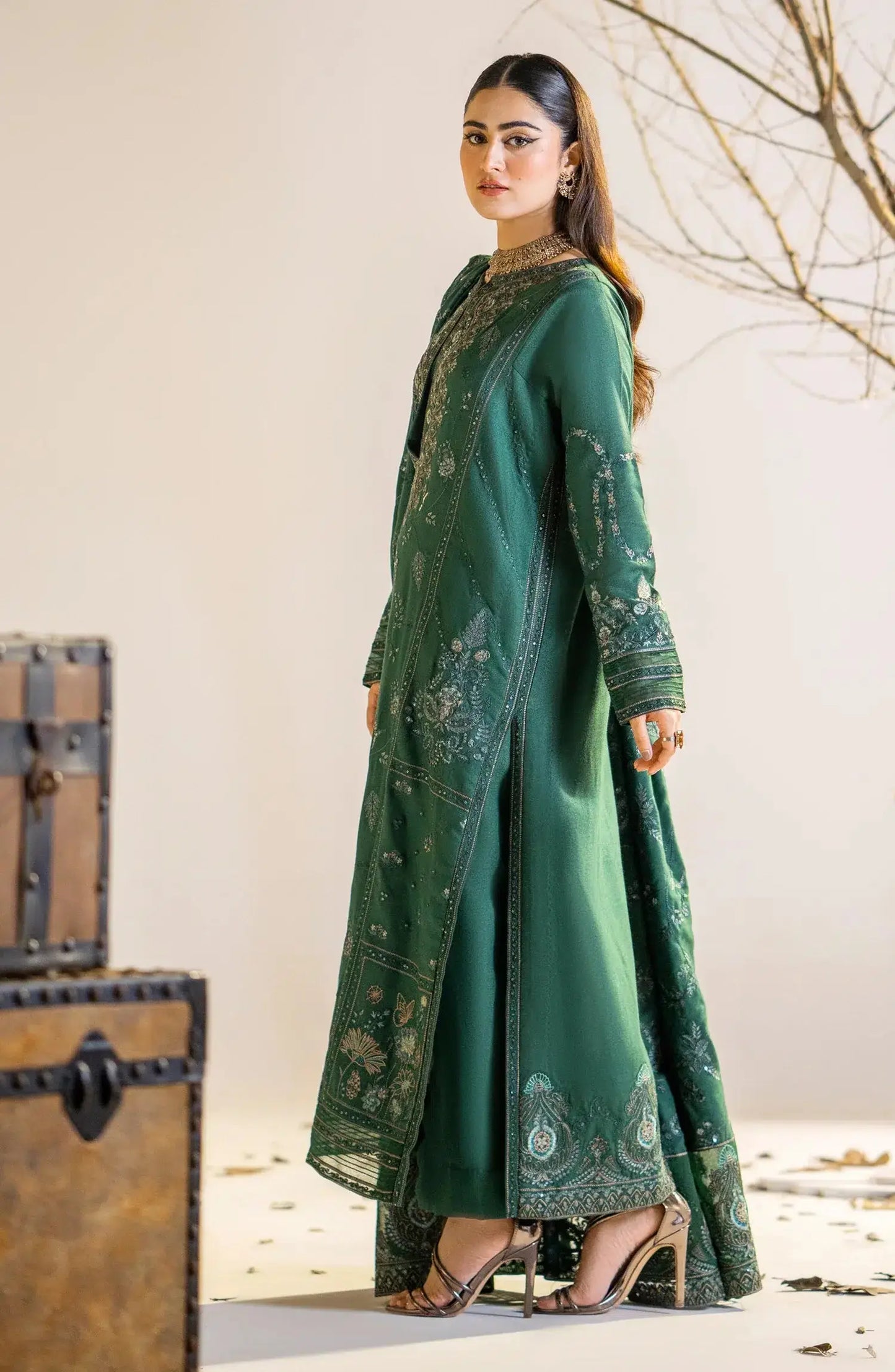 Maryum N Maria | Shehr Bano Winter 23 | JHEEL MW23563 - Pakistani Designer Dress - by Maryum N Maria | Type: Luxury - 100% Original at Saira Sultan