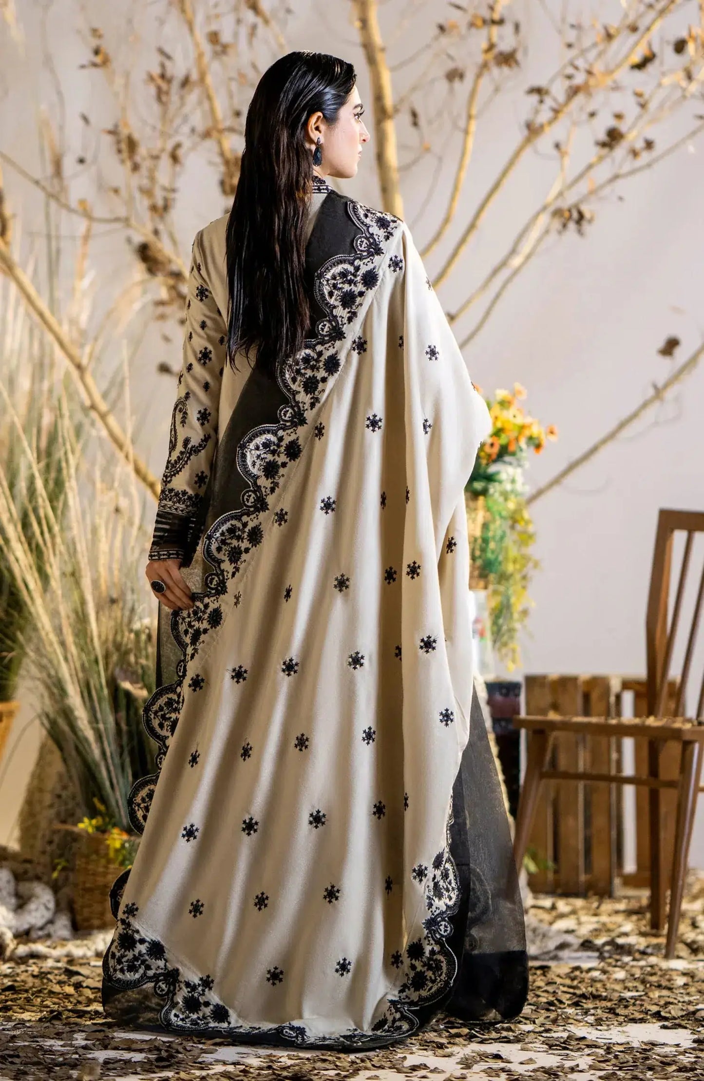 Maryum N Maria | Shehr Bano Winter 23 | SIMRAN MW23555 - Pakistani Designer Dress - by Maryum N Maria | Type: Luxury - 100% Original at Saira Sultan
