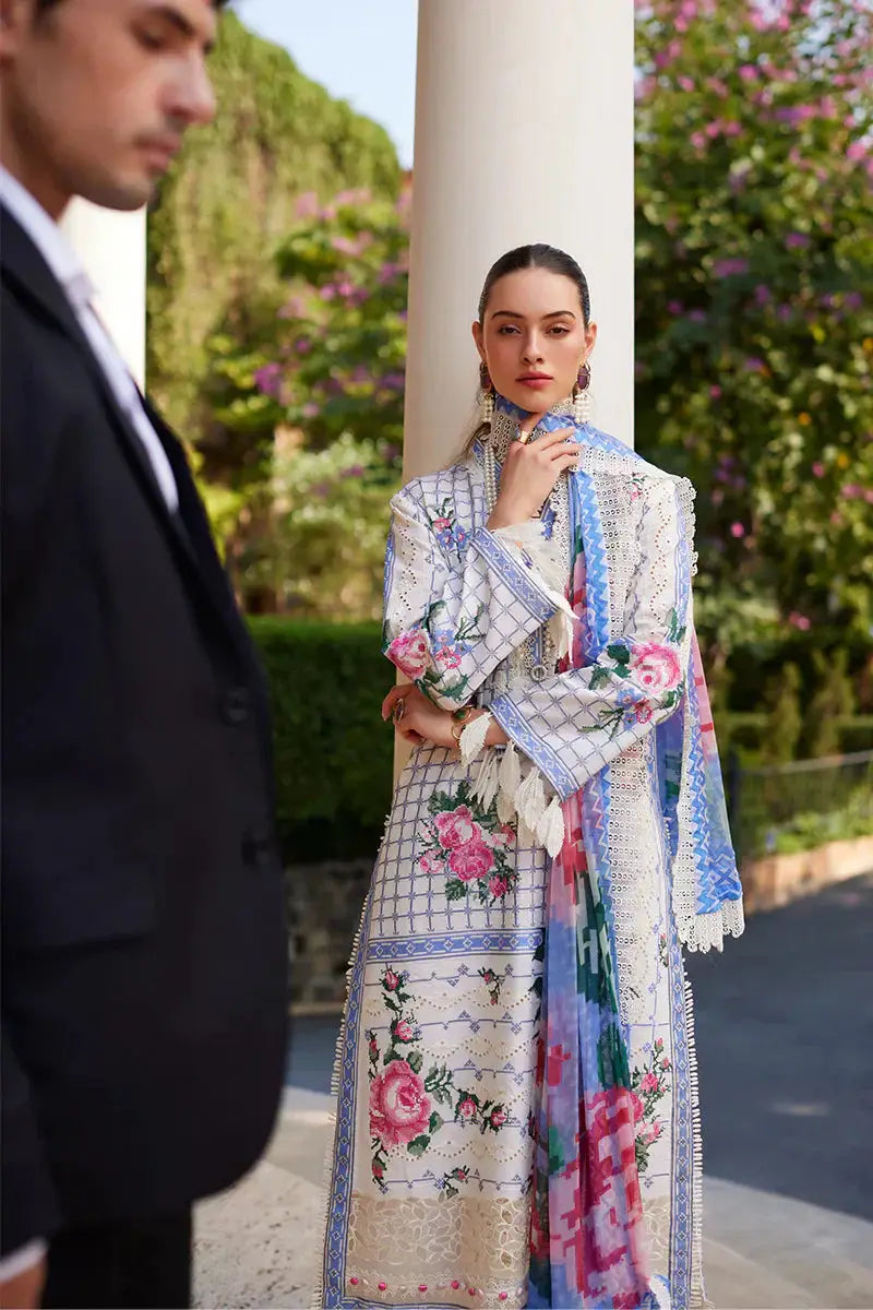 Mushq | Te Amo Luxury Lawn 24 | BELLA BELLEZA - Pakistani Designer Dress - by Mushq | Type: Luxury - 100% Original at Saira Sultan