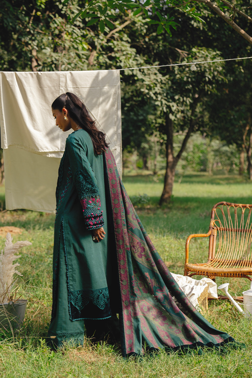 Saira Rizwan | Winter 2024 | DEA-SRW24-01 XS Teal Green Velvet