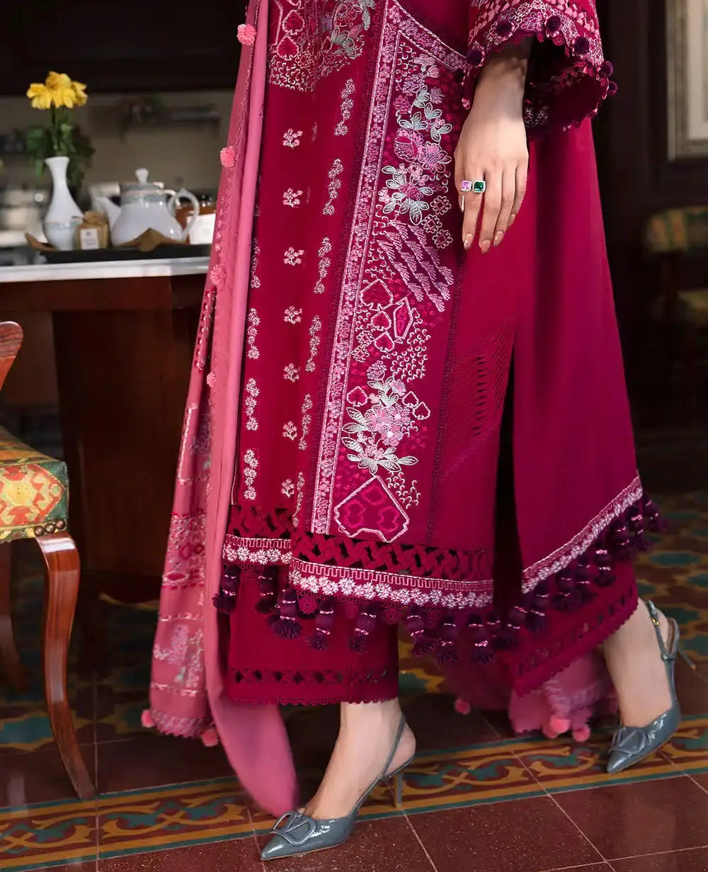 Republic Womenswear | Noemei Luxury Shawl 23 | NWU23-D4-A - Pakistani Designer Dress - by Republic Womenswear | Type: Luxury - 100% Original at Saira Sultan