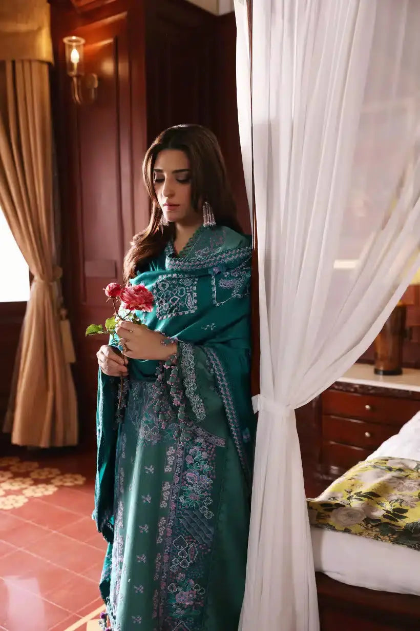 Republic Womenswear | Noemei Luxury Shawl 23 | NWU23-D4-B - Pakistani Designer Dress - by Republic Womenswear | Type: Luxury - 100% Original at Saira Sultan