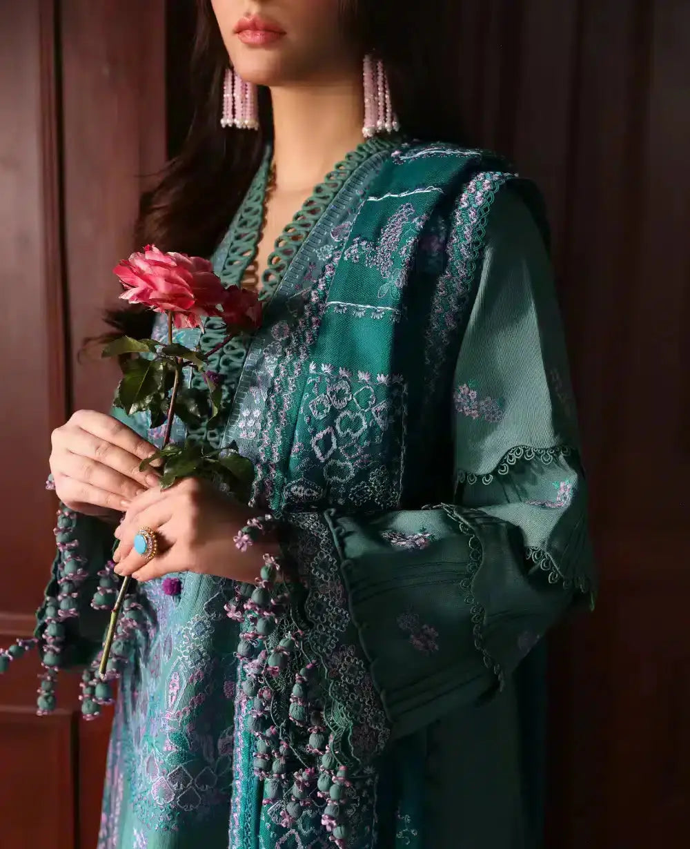 Republic Womenswear | Noemei Luxury Shawl 23 | NWU23-D4-B - Pakistani Designer Dress - by Republic Womenswear | Type: Luxury - 100% Original at Saira Sultan