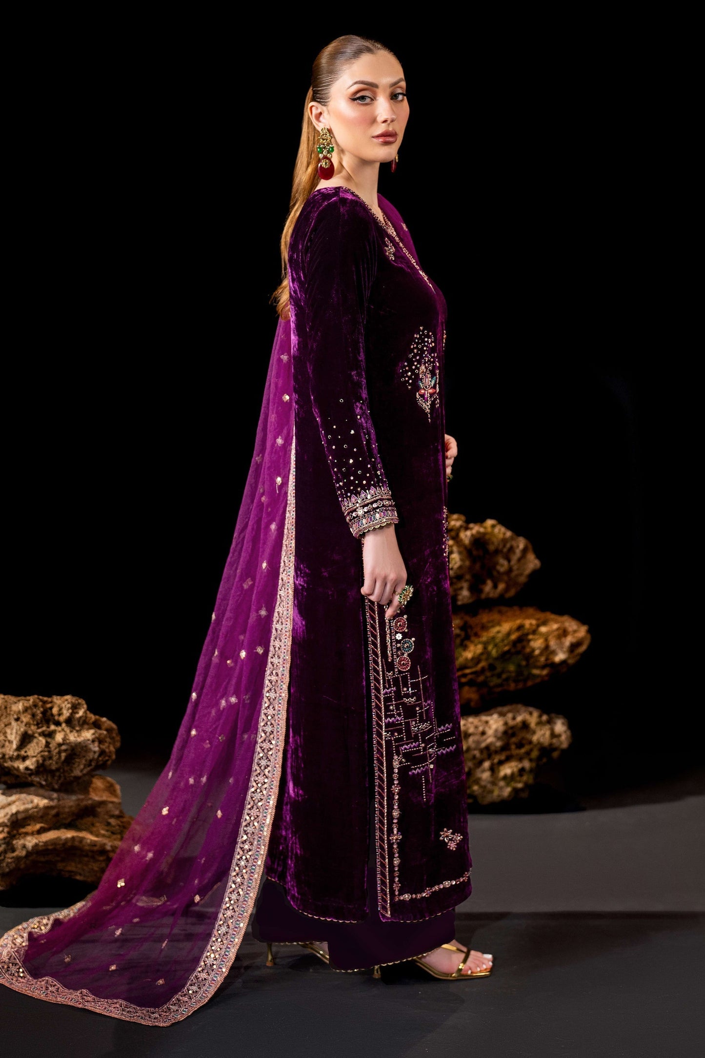 Naqshi | Makhmal 24 | Rubayi - Pakistani Designer Dress - by Naqshi | Type: Ladies Clothes - 100% Original at Saira Sultan