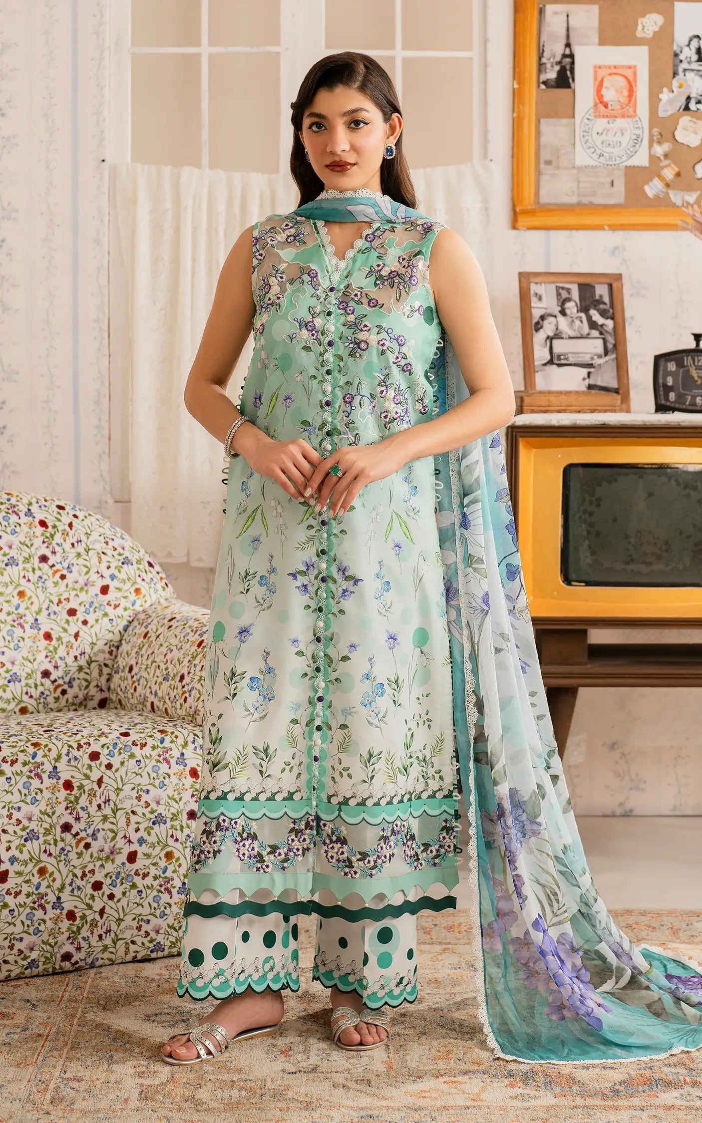 Asifa and Nabeel | Meraki Vintage 25 | Nazneen (MVL25-15) XL Off White Lawn