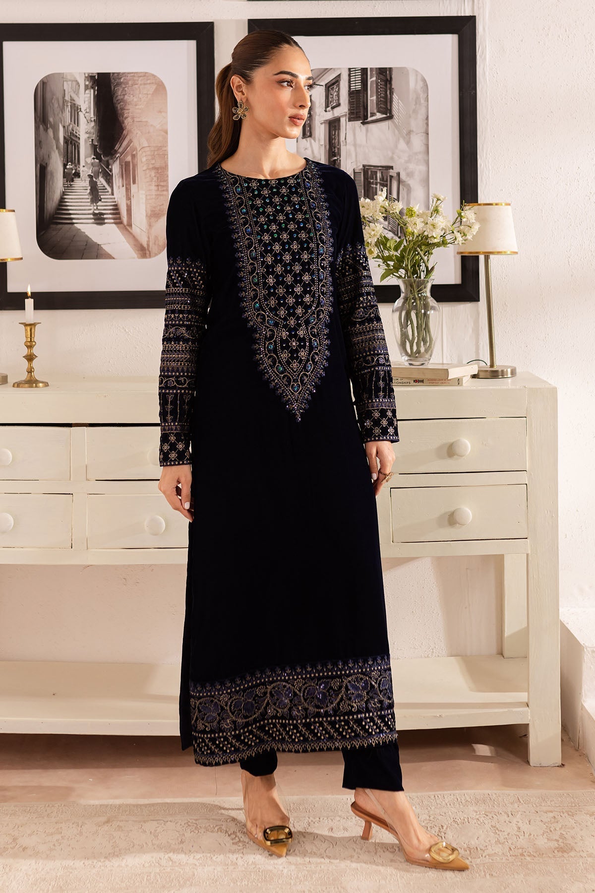 Nureh | Shades of Winter | NP-593 XS Black Velvet