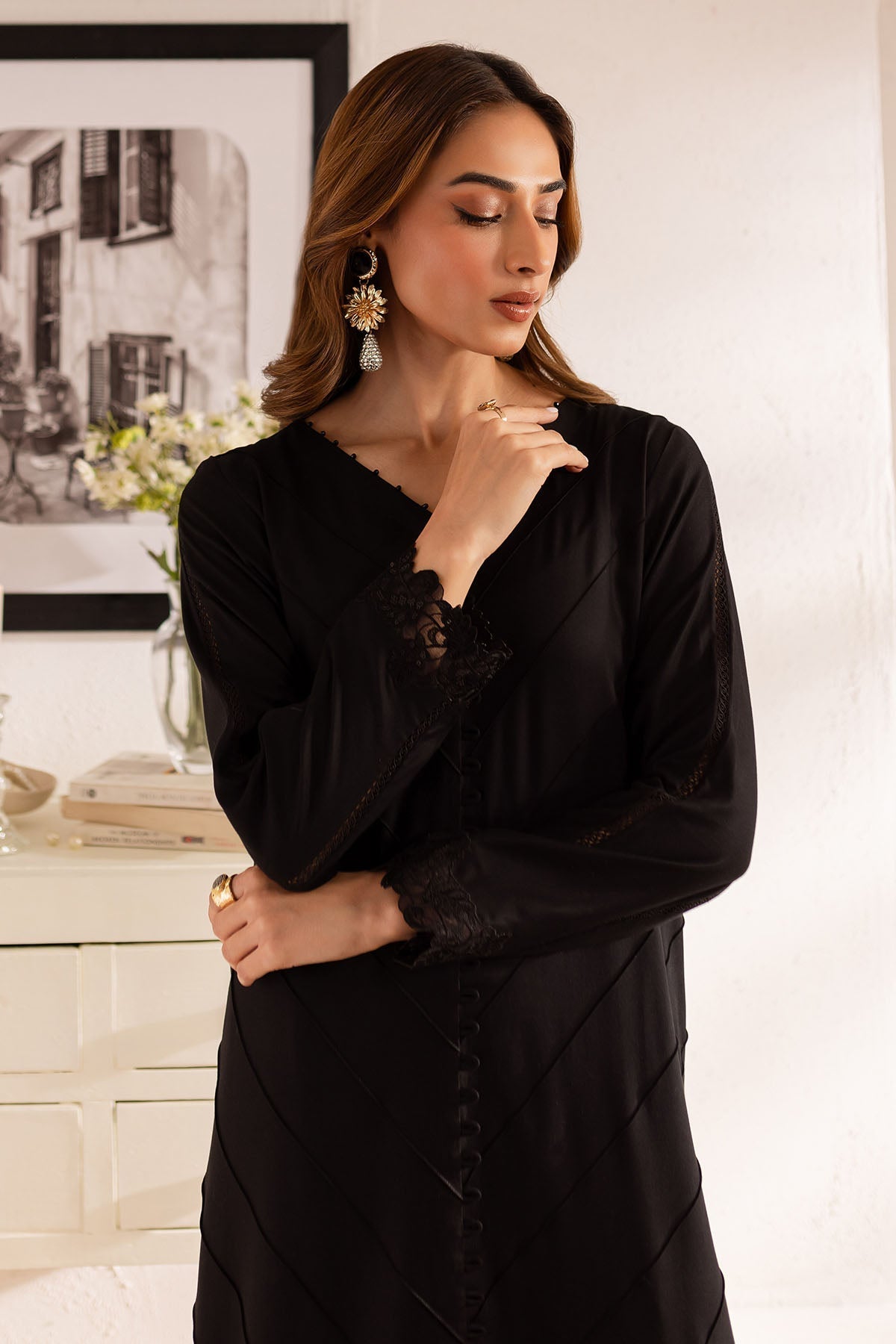 Nureh | Shades of Winter | NP-586 M Black Marina