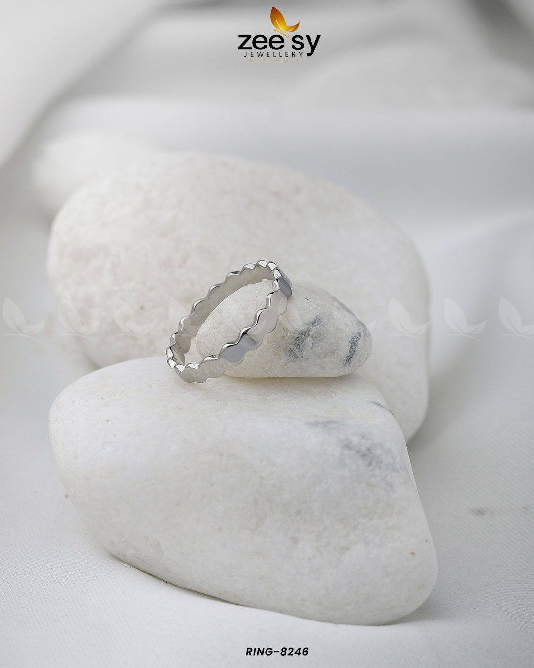 Bee My Love Ring-8246 Silver