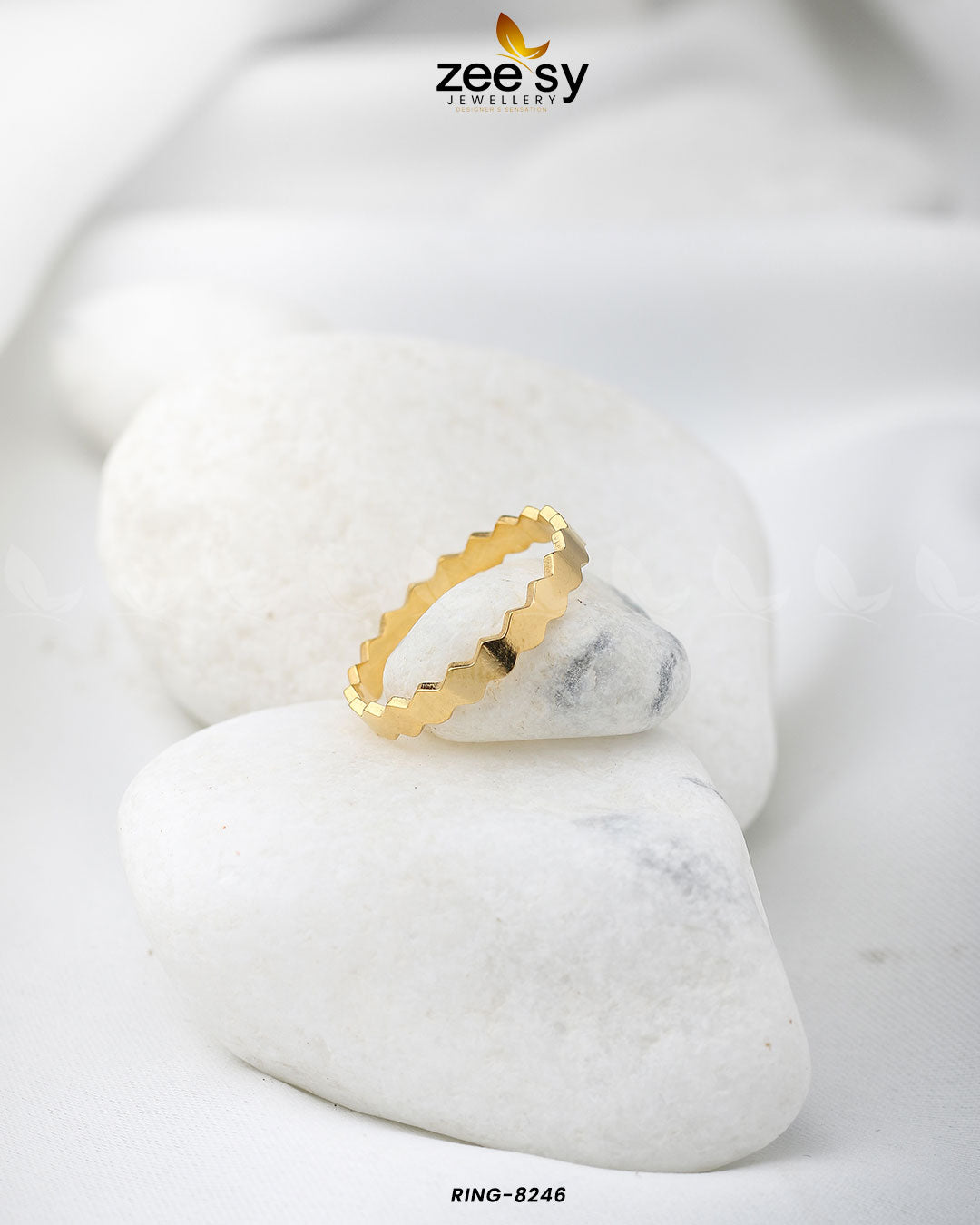 Bee My Love Ring-8246 Golden