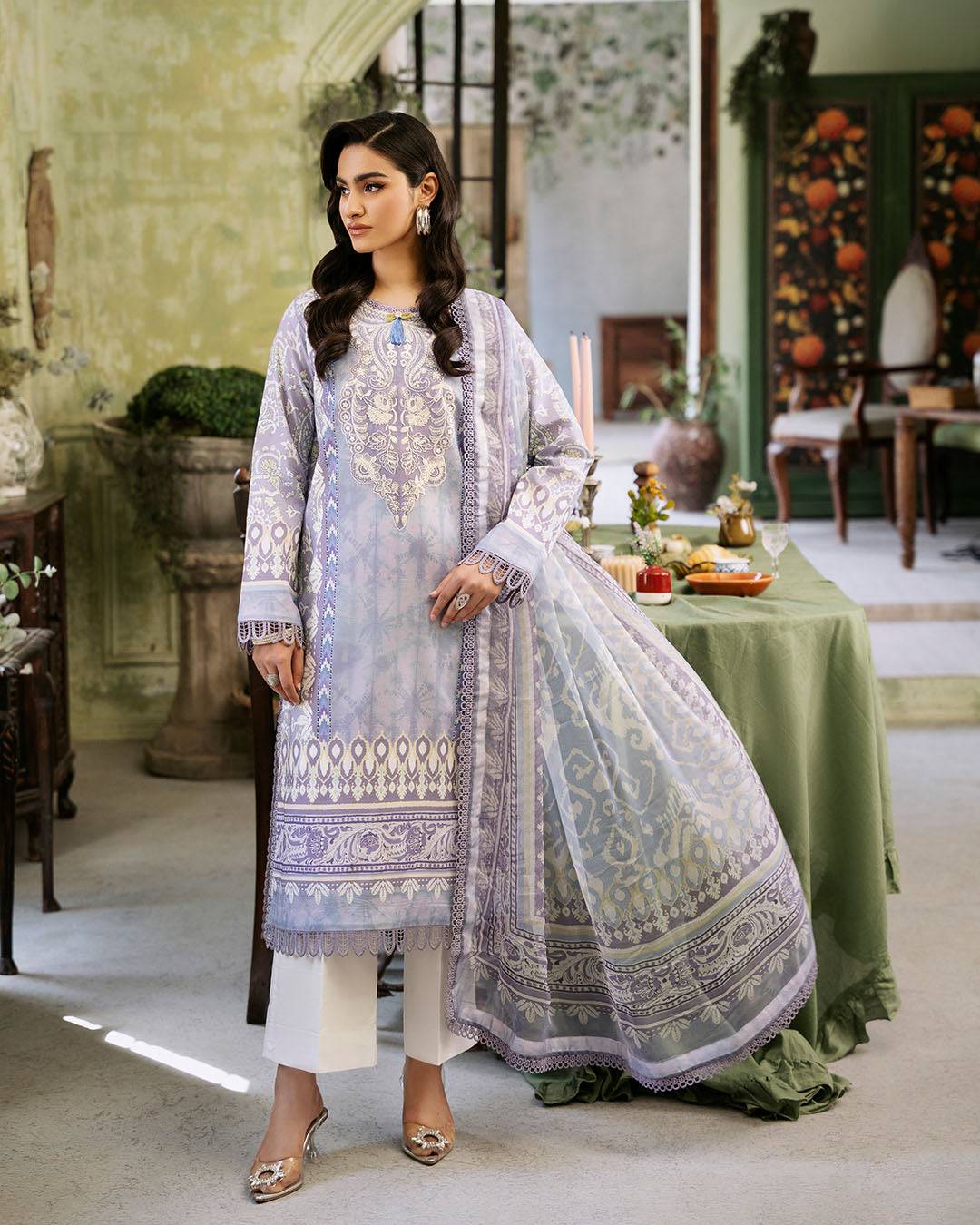 Roheenaz | Flora Printed Lawn | Lumina - Pakistani Designer Dress - by Roheenaz | Type: Luxury - 100% Original at Saira Sultan