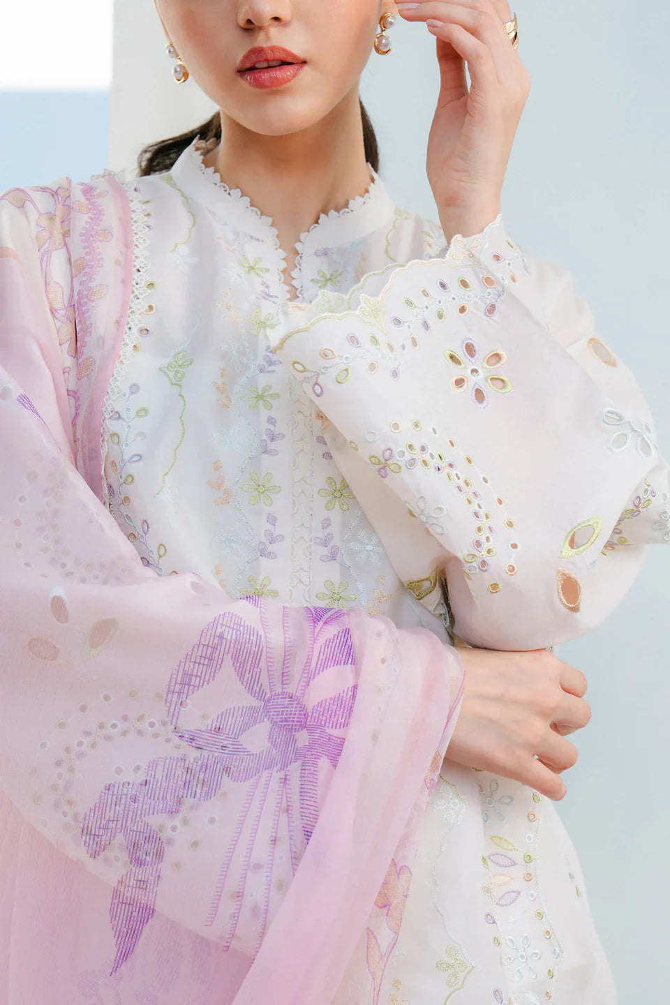 Zara Shahjahan | Coco Lawn 25 | SILAS-5B M White Lawn