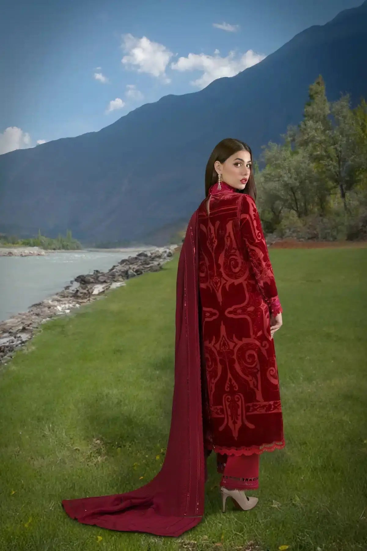 Sable Vogue | Winter 23 | 04 - Pakistani Designer Dress - by Sable Vogue | Type: Luxury - 100% Original at Saira Sultan
