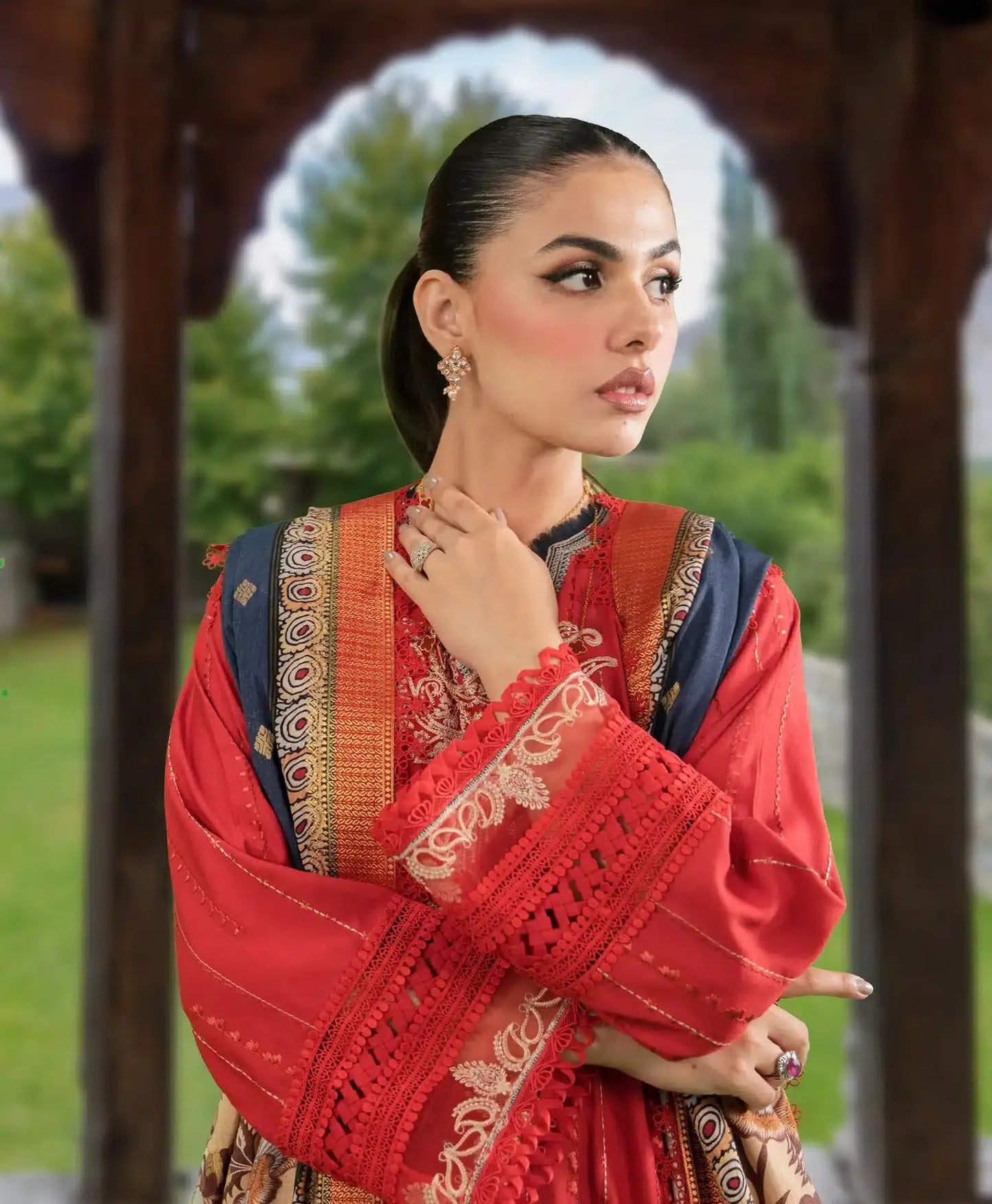 Sable Vogue | Winter 23 | SWC-09-23 - Pakistani Designer Dress - by Sable Vogue | Type: Luxury - 100% Original at Saira Sultan