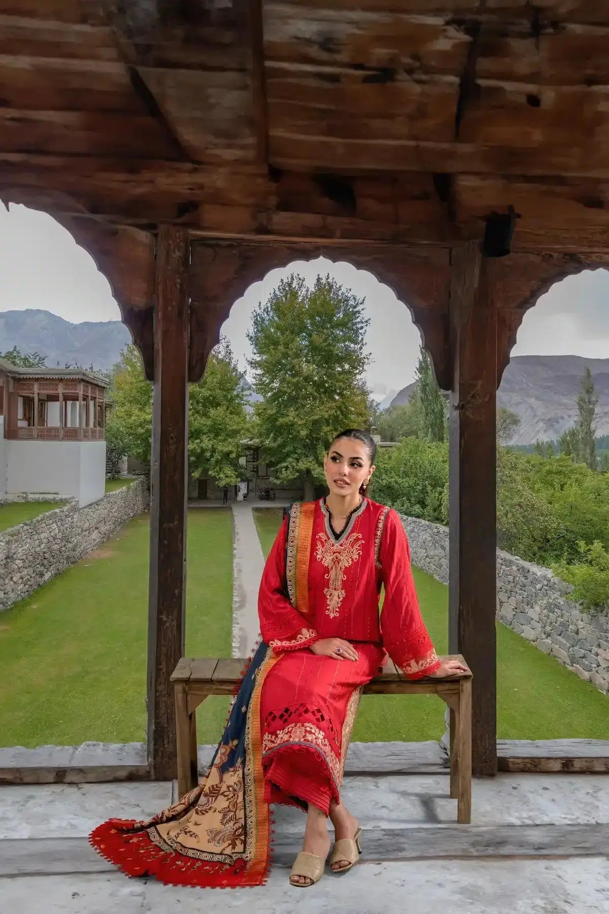 Sable Vogue | Winter 23 | SWC-09-23 - Pakistani Designer Dress - by Sable Vogue | Type: Luxury - 100% Original at Saira Sultan