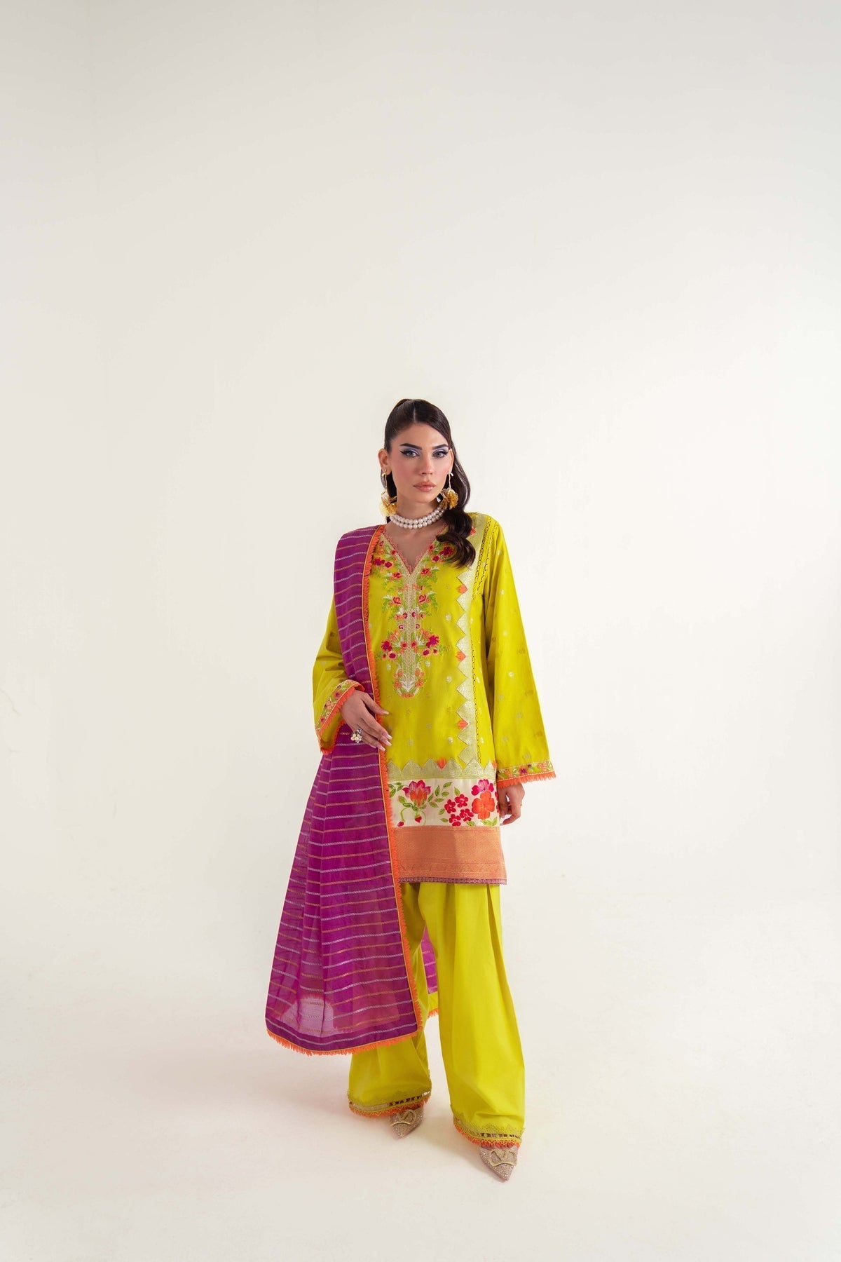 Sable Vogue | Luxury Lawn 25 | SL-04-25-V2 L Neon Green Lawn