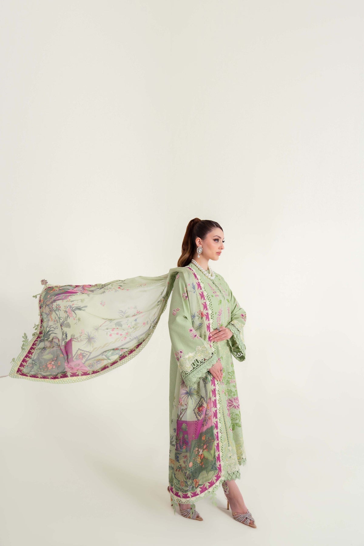 Sable Vogue | Luxury Lawn 25 | SL-09-25-V2 L Mint Gray Lawn