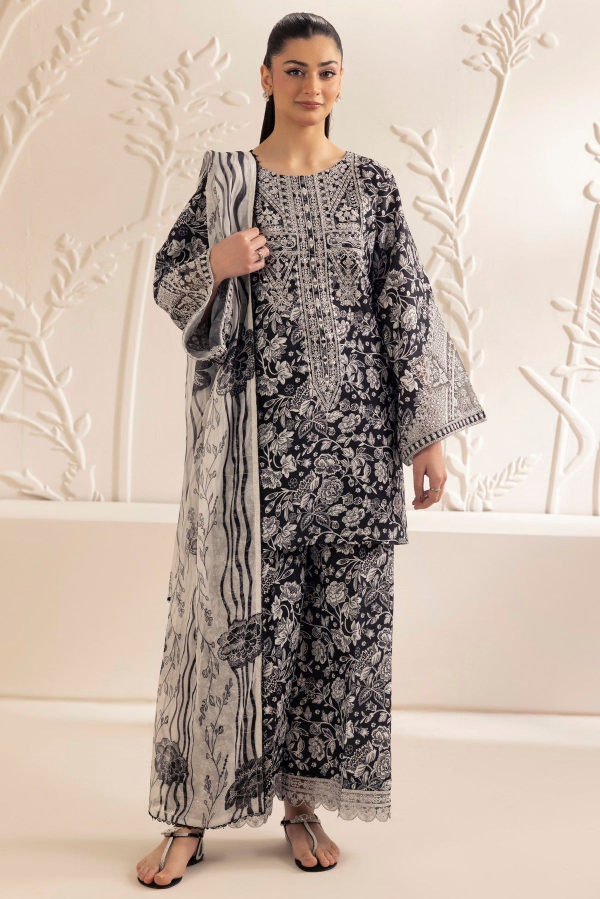 Mohagni | Tulip 25 | SPL-10 XS Black Silk lawn