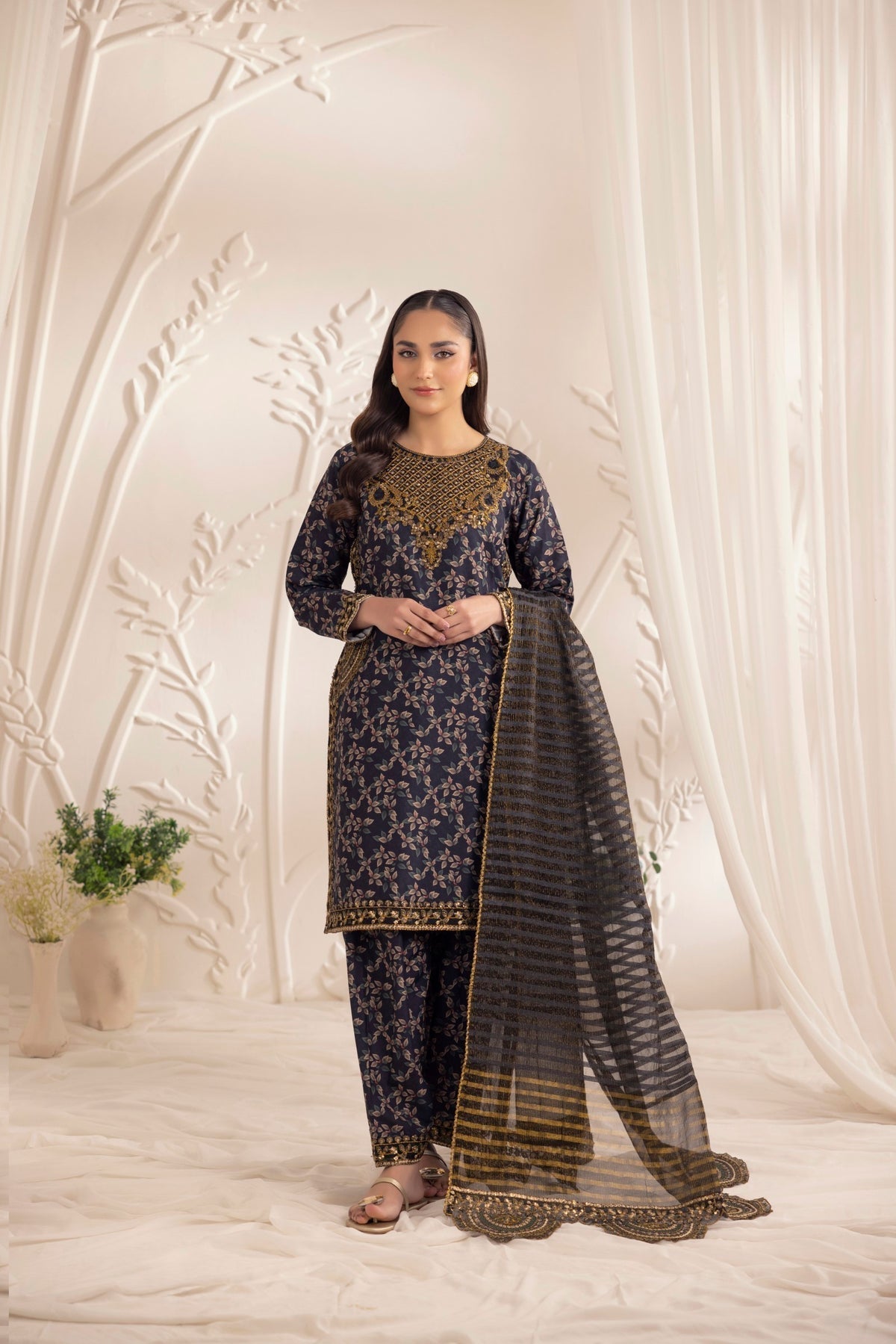 Mohagni | Tulip 25 | SPL-11 XS Black Silk lawn