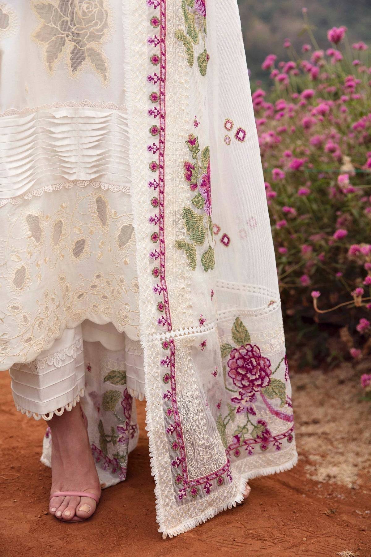 Sable Vogue | Luxury Lawn 24 | Lyra - Pakistani Designer Dress - by Sable Vogue | Type: Luxury - 100% Original at Saira Sultan